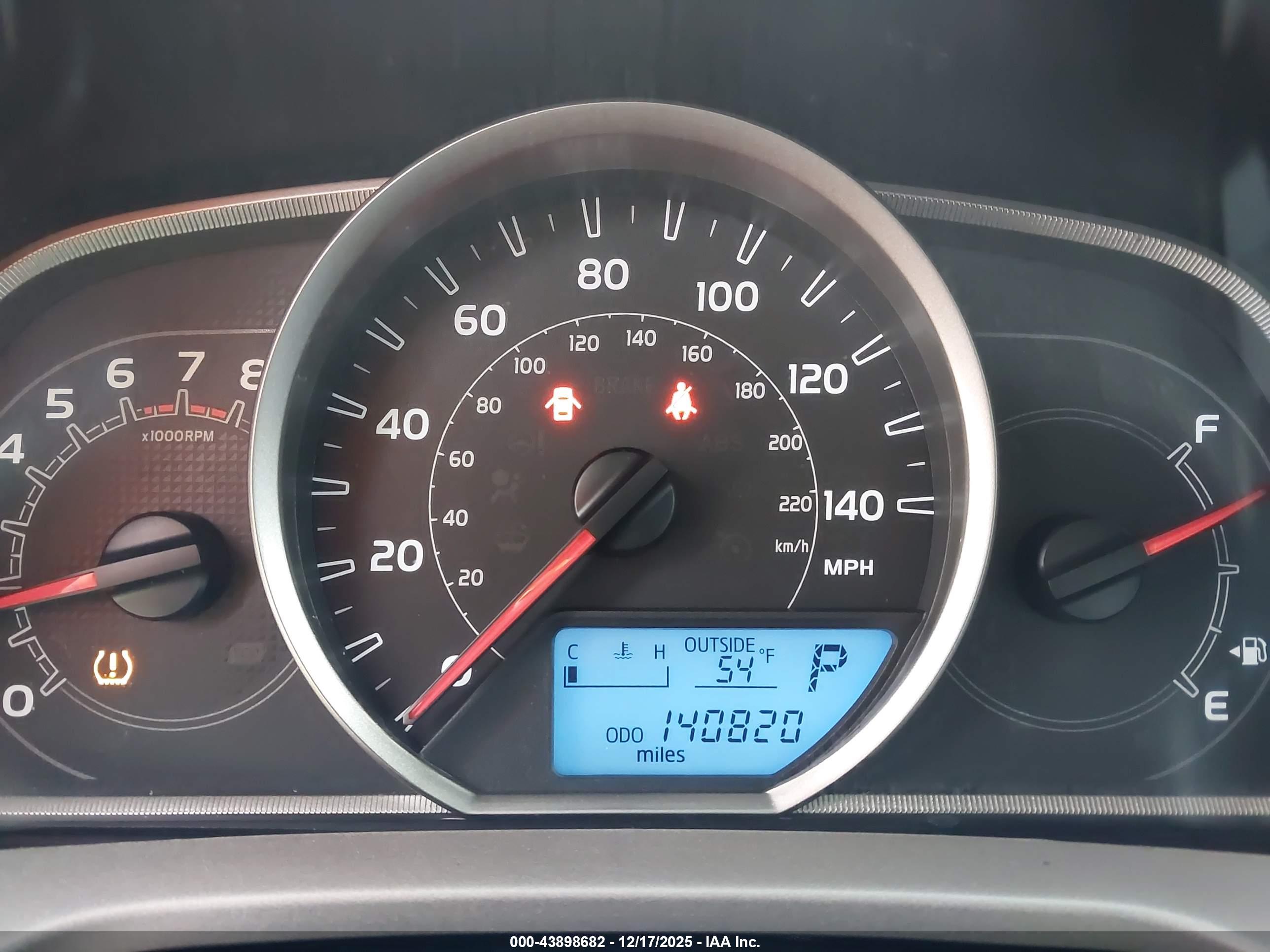 TOYOTA RAV4 image 7