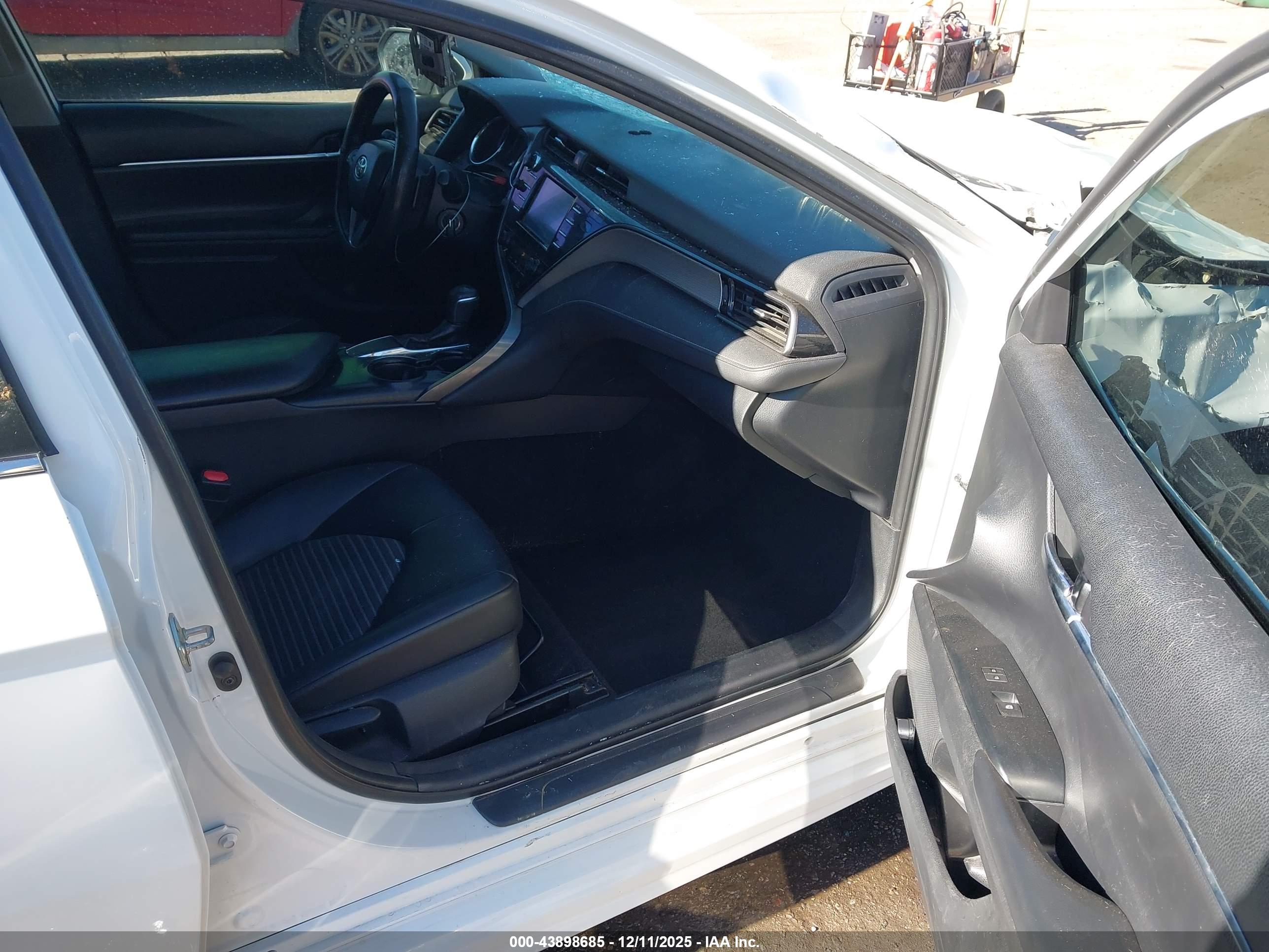 TOYOTA CAMRY image 5