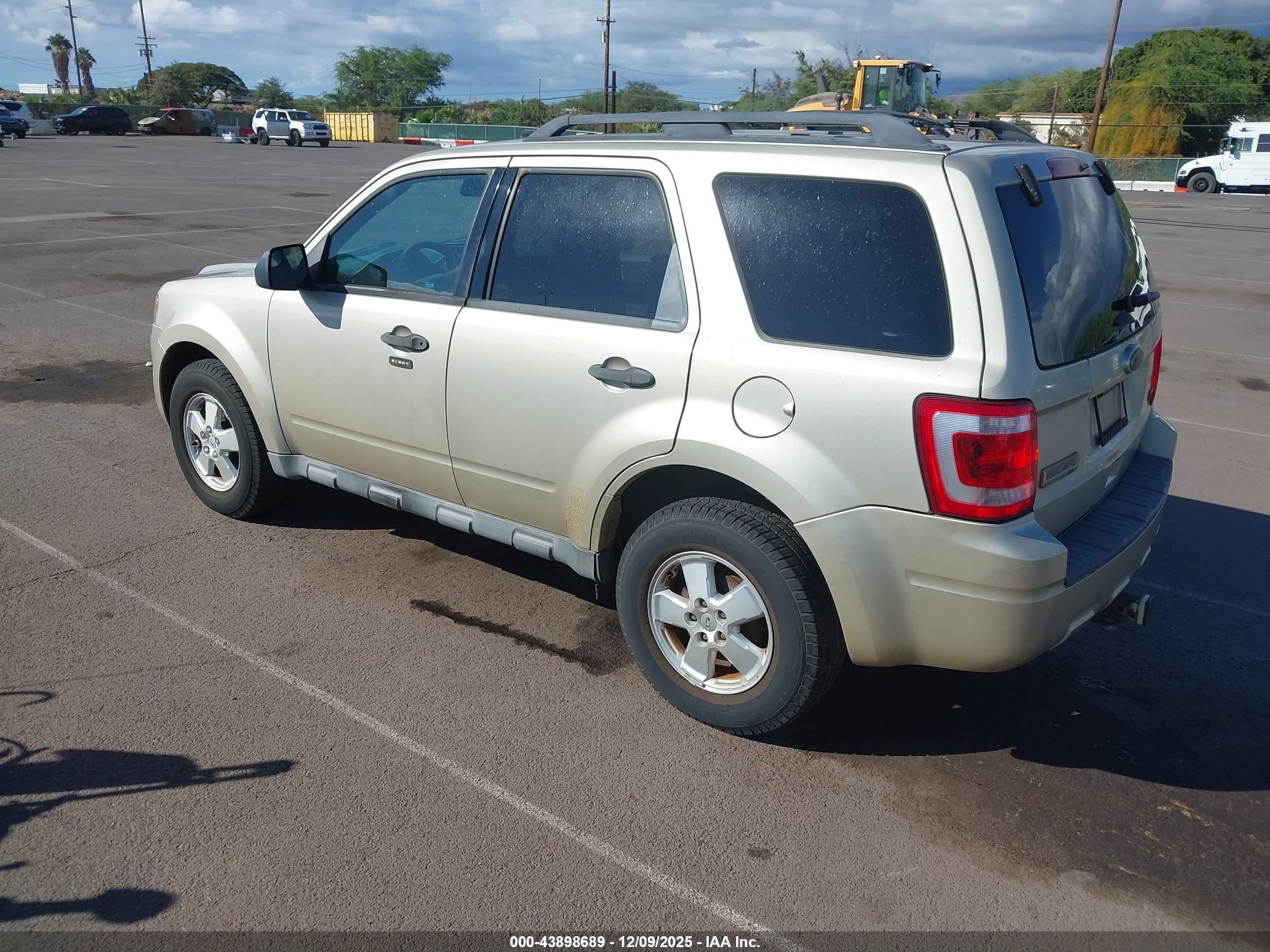 FORD ESCAPE image 3