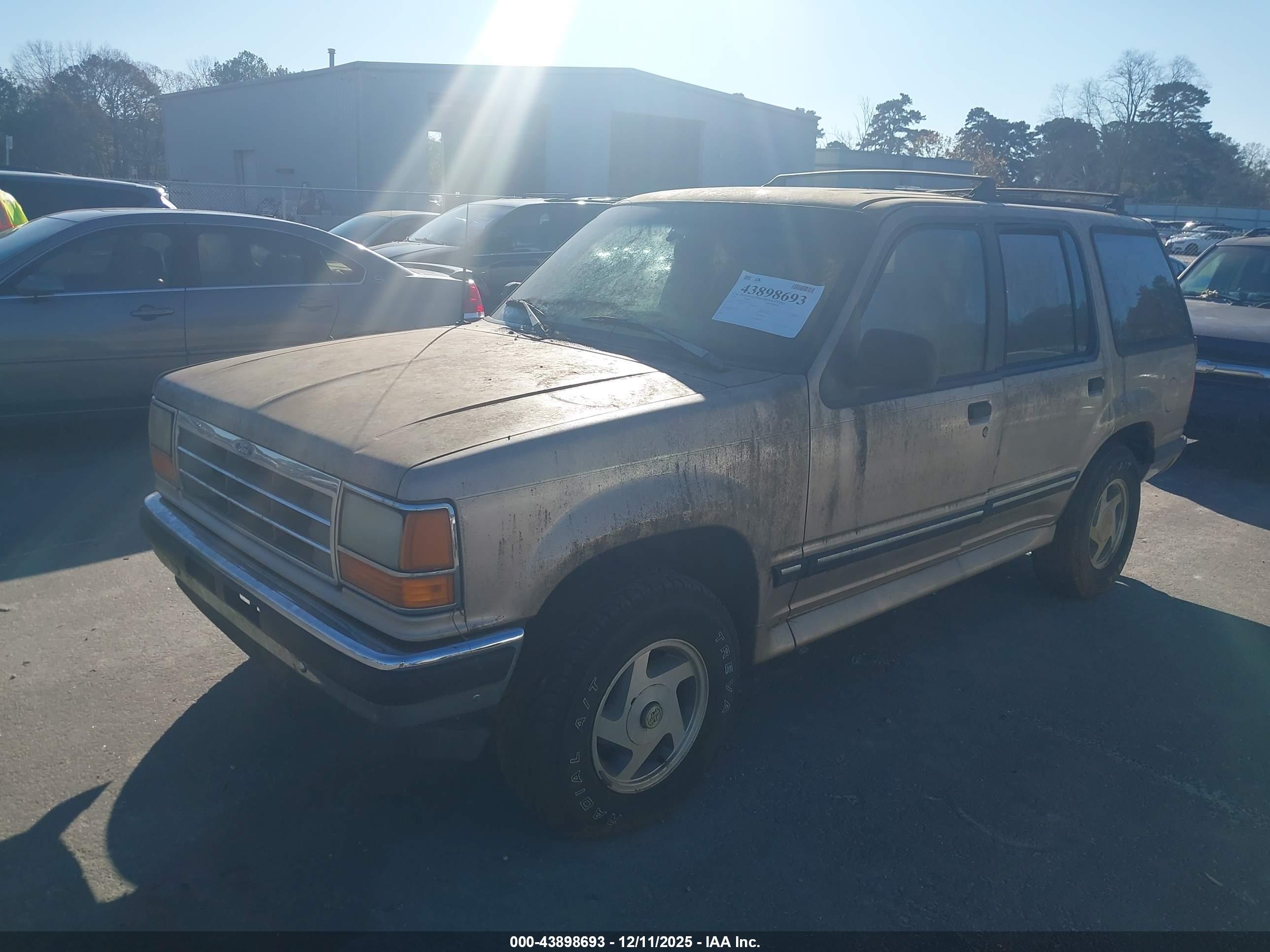FORD EXPLORER image 2
