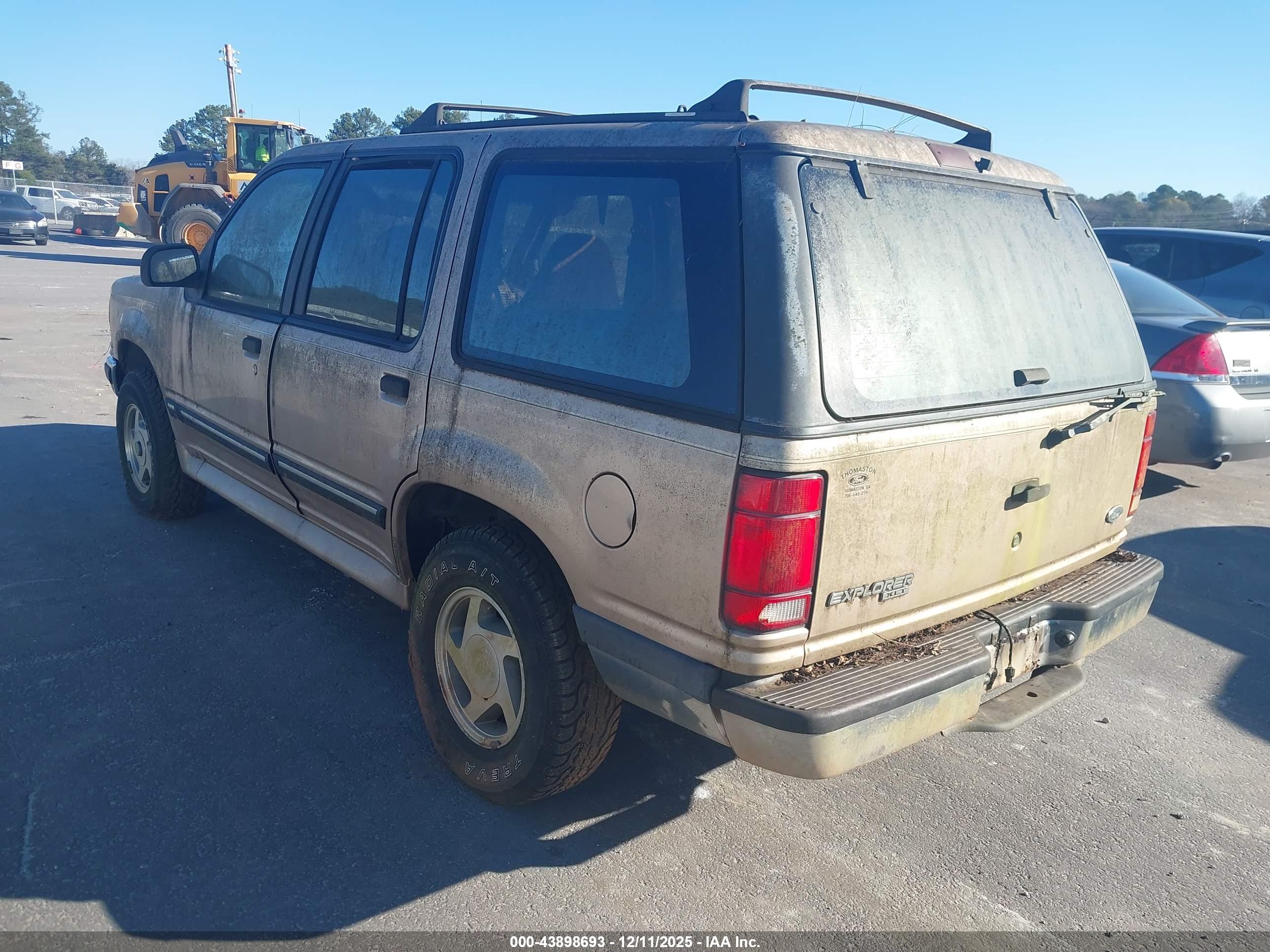 FORD EXPLORER image 3