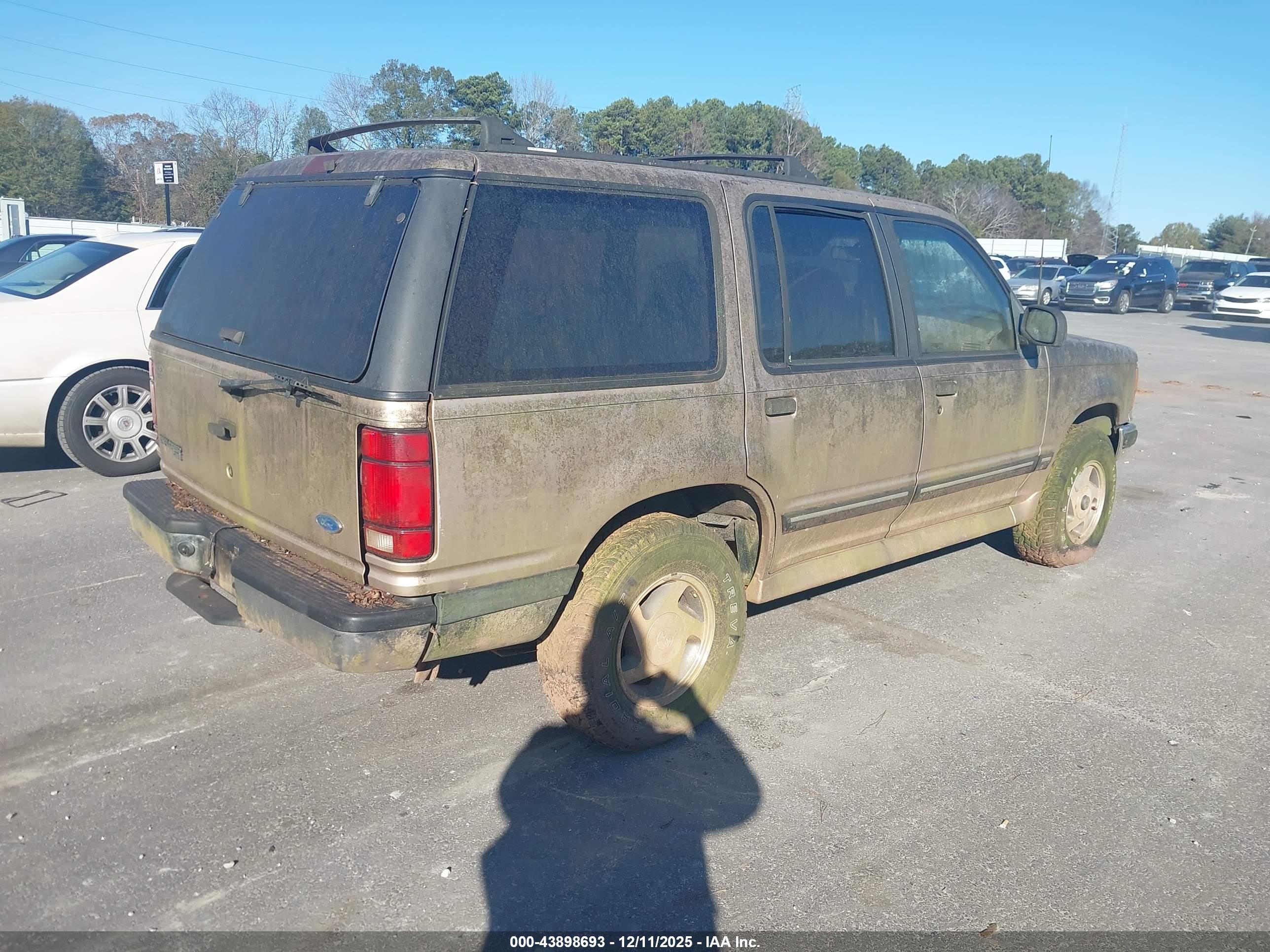 FORD EXPLORER image 4