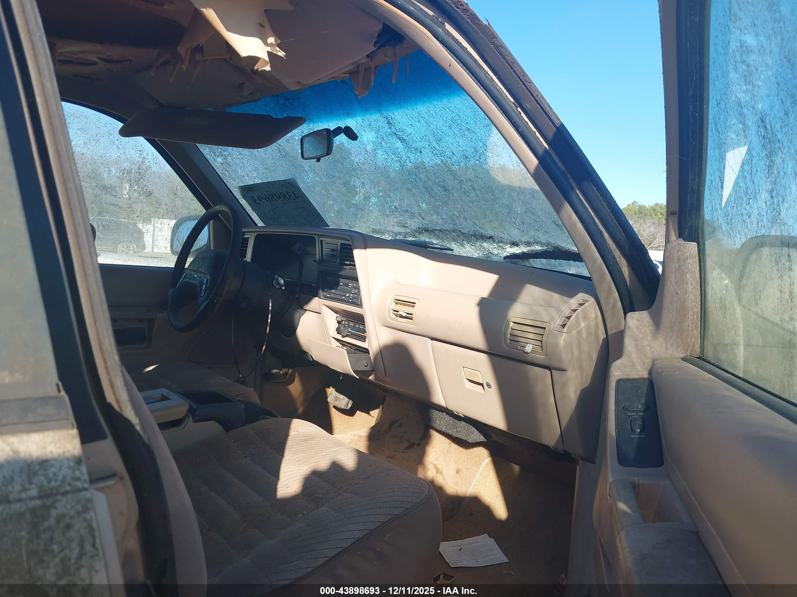 FORD EXPLORER image 5