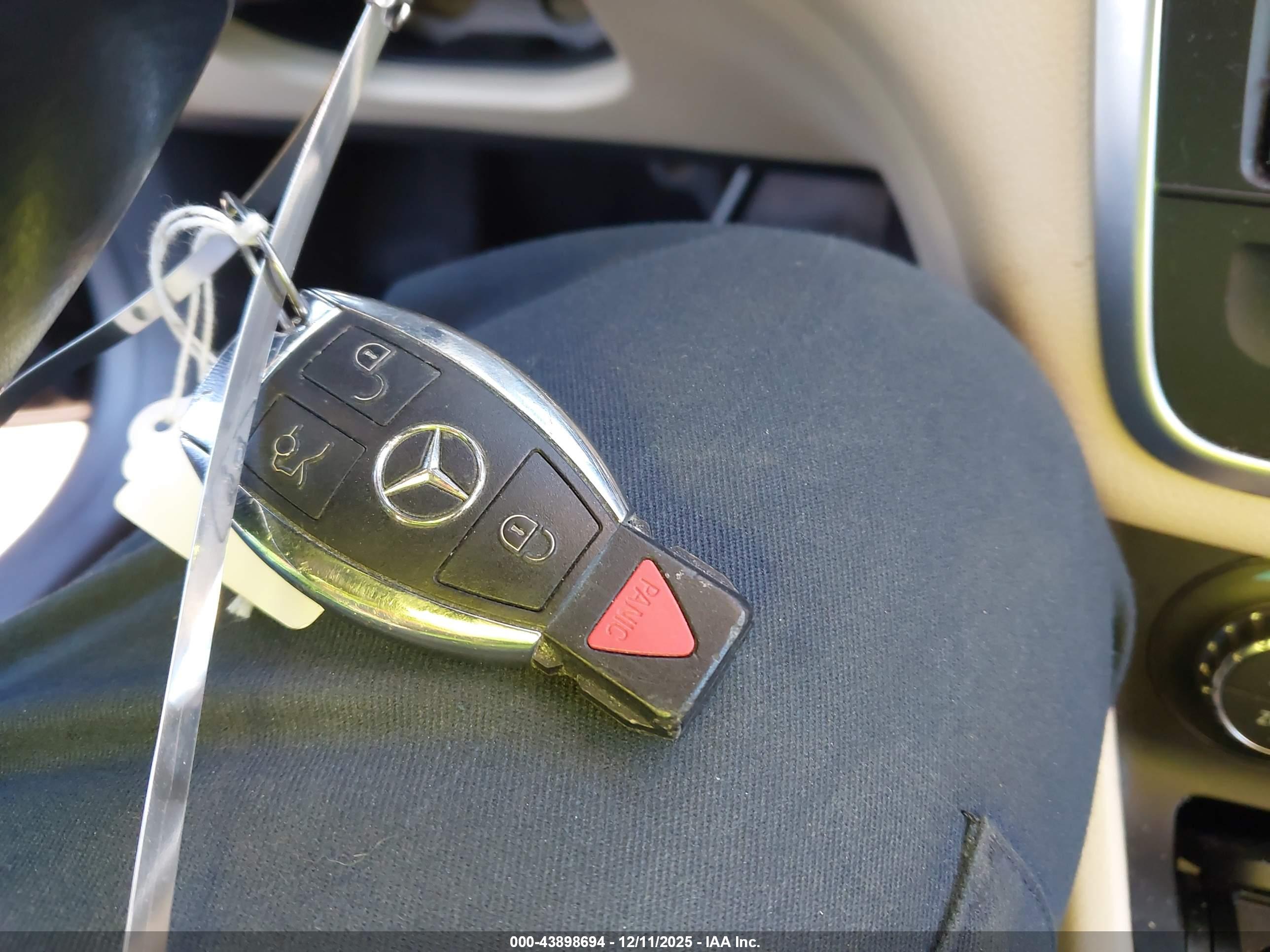 MERCEDES-BENZ GLA image 11
