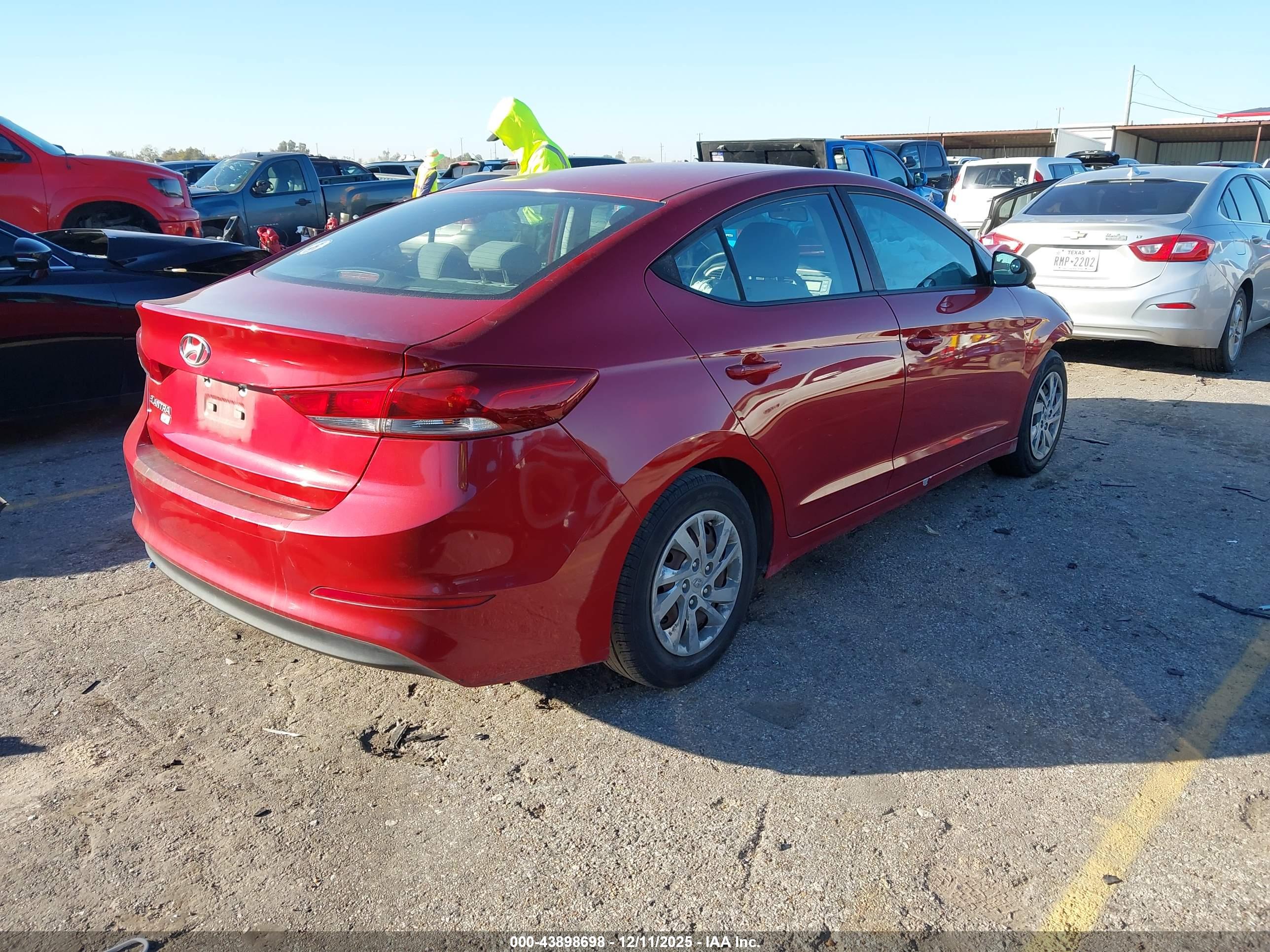 HYUNDAI ELANTRA image 4