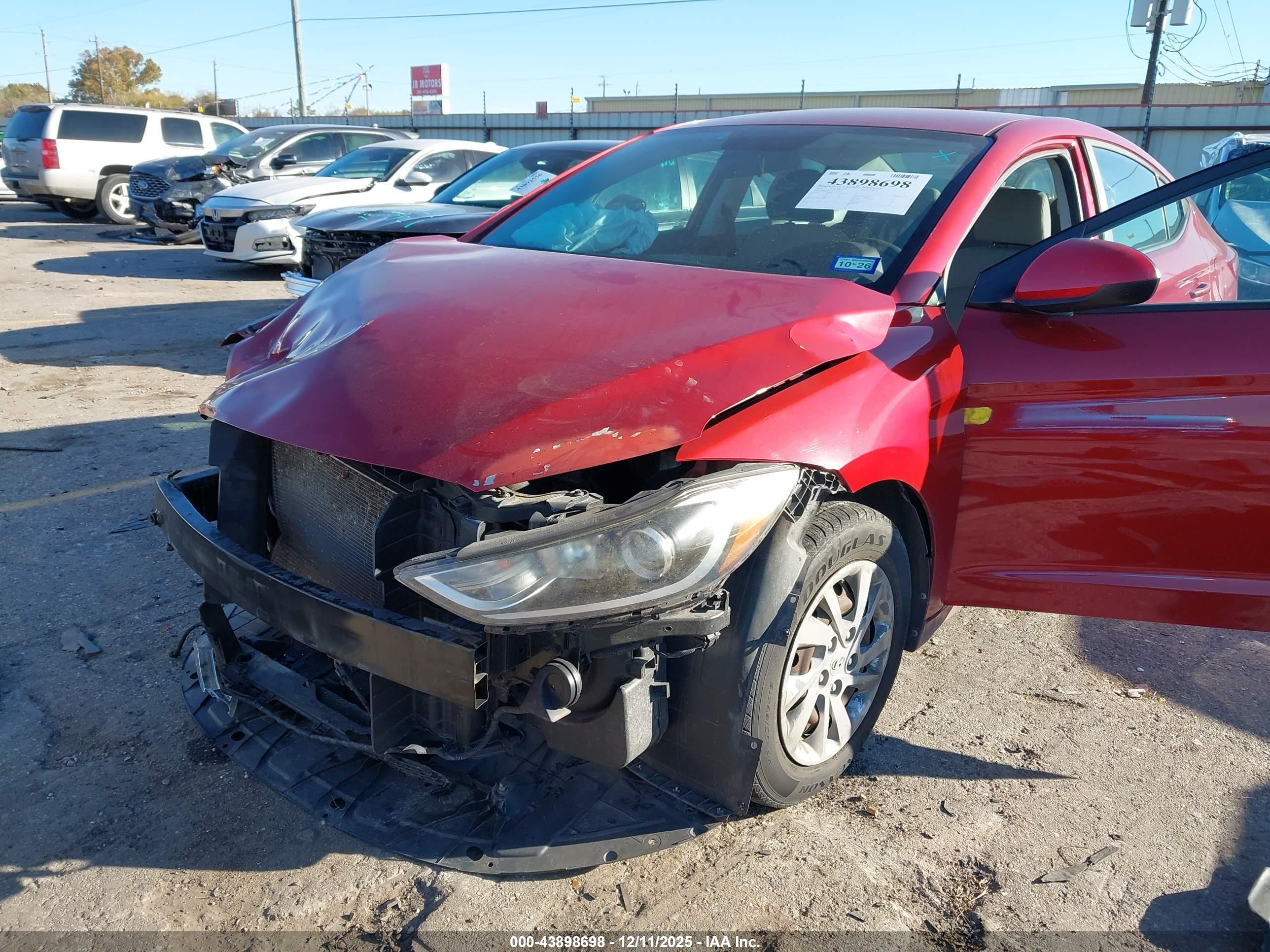 HYUNDAI ELANTRA image 6