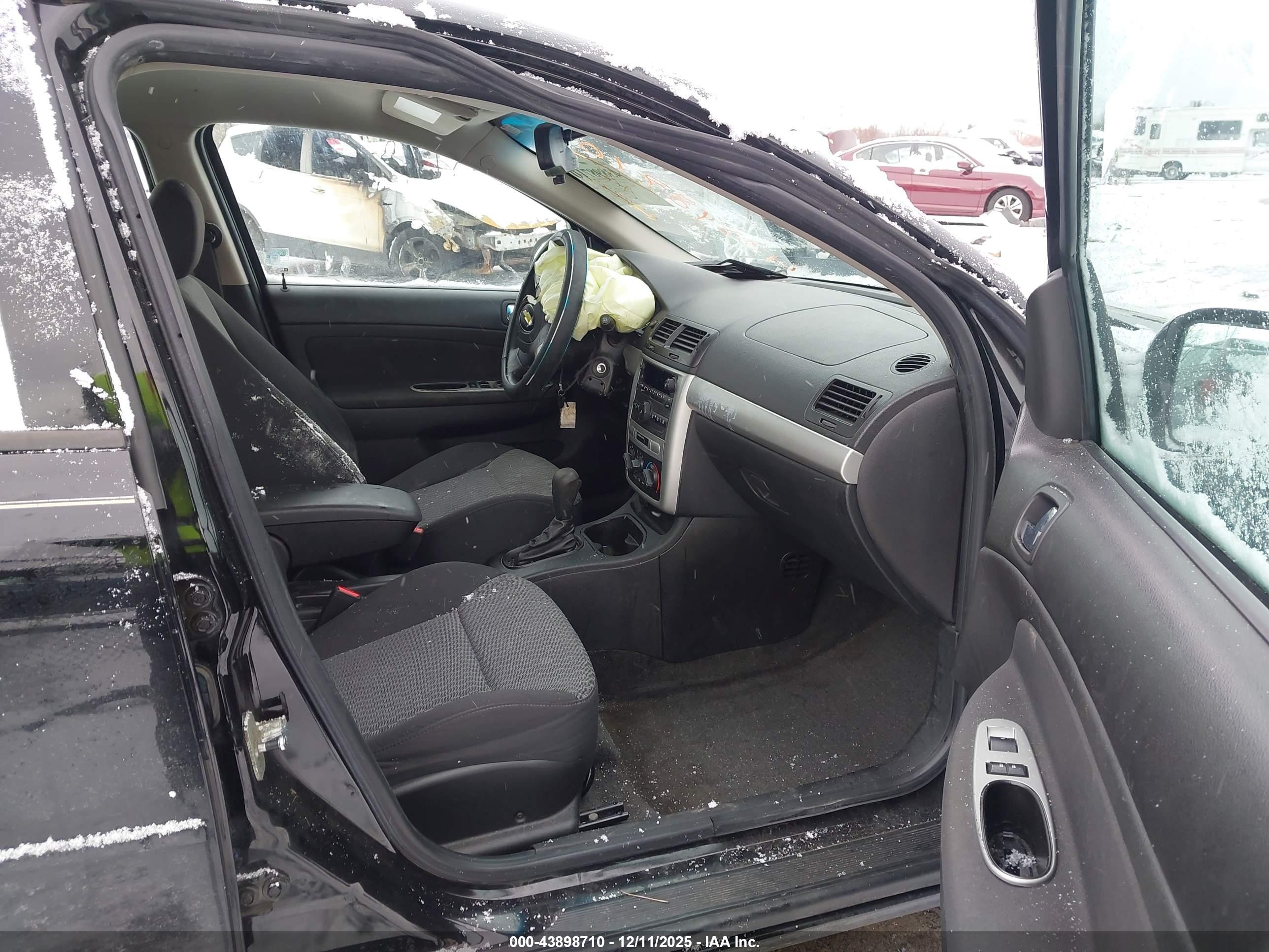 CHEVROLET COBALT image 5