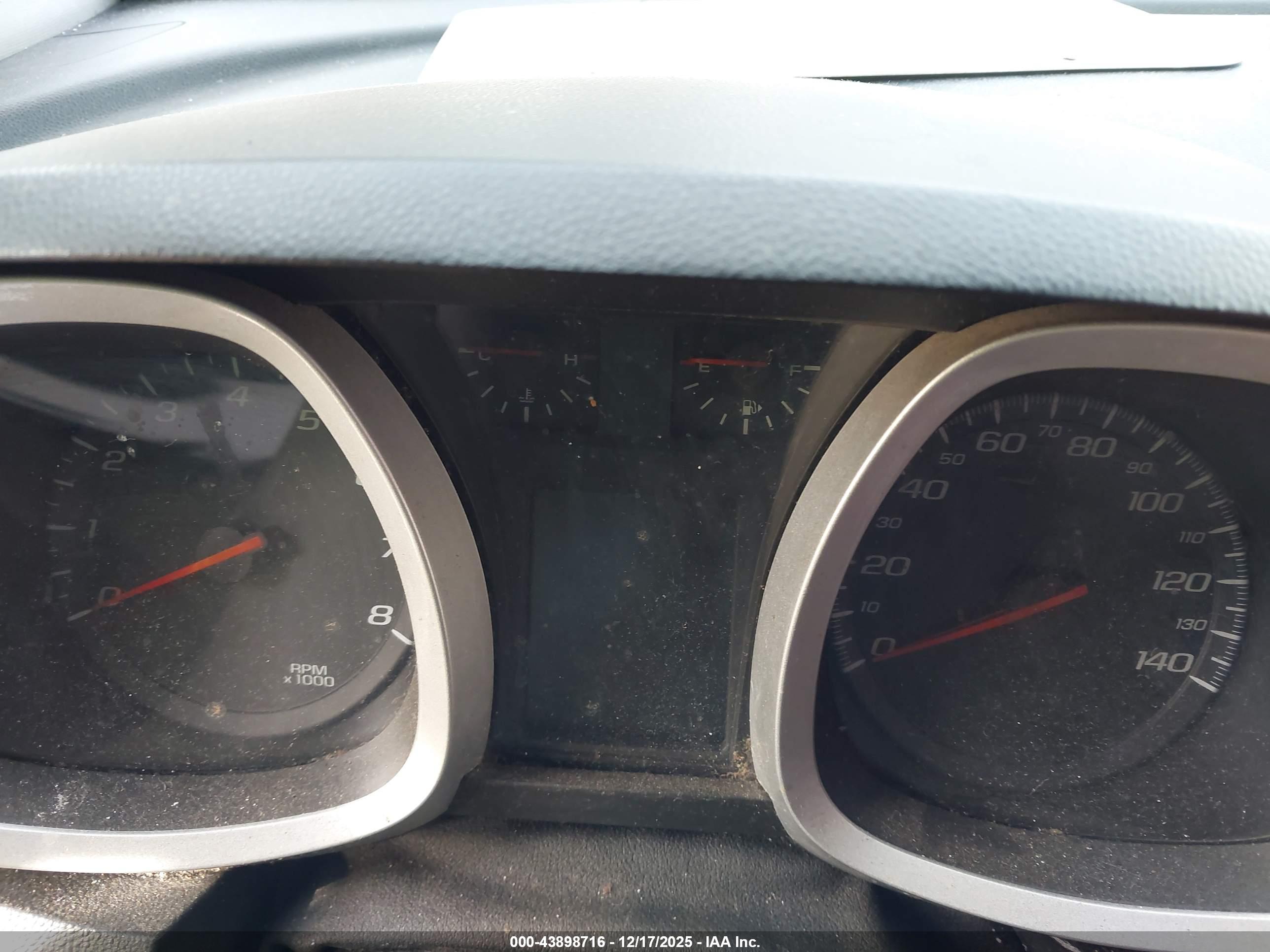 CHEVROLET EQUINOX image 7