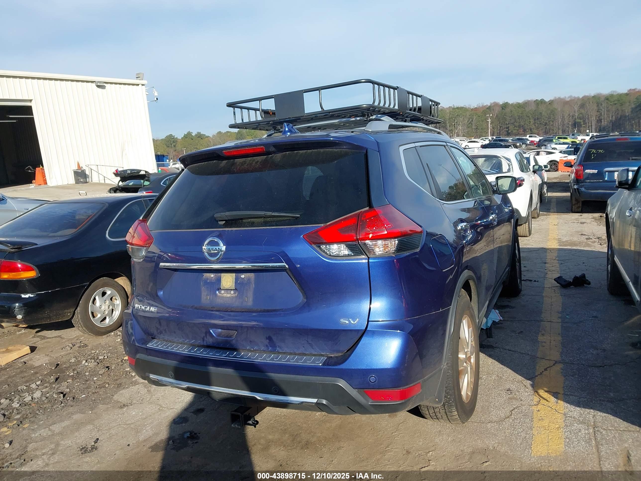 NISSAN ROGUE image 4
