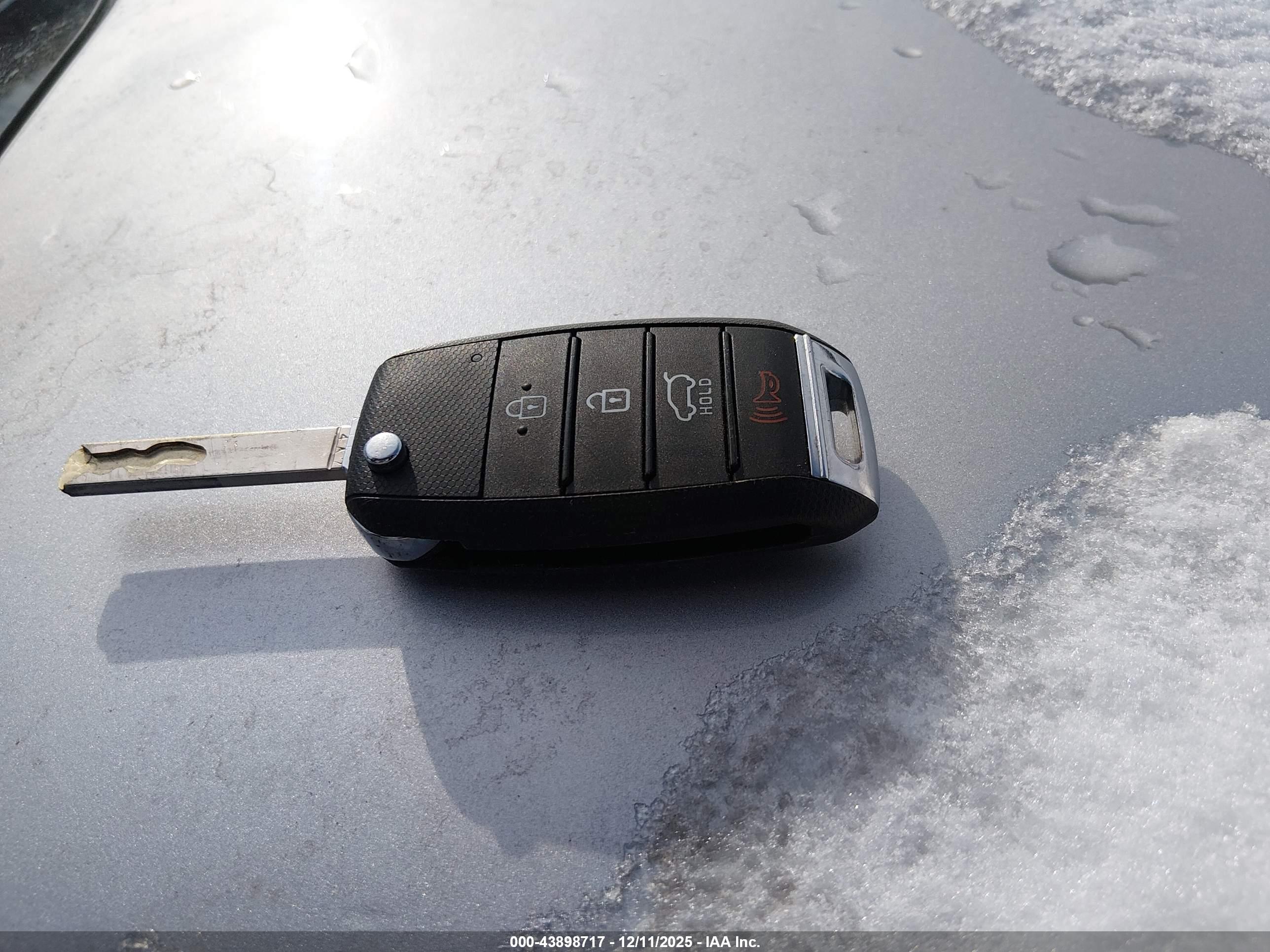 KIA SPORTAGE image 11