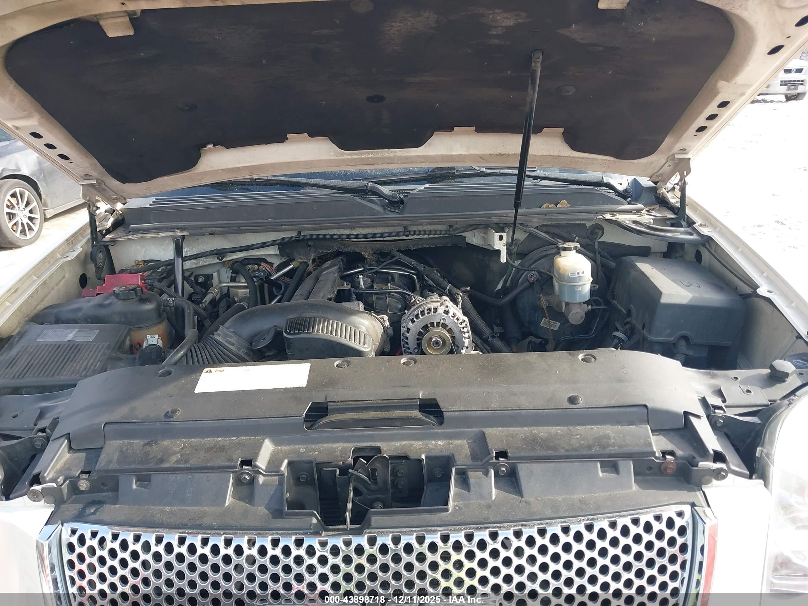 GMC YUKON image 10