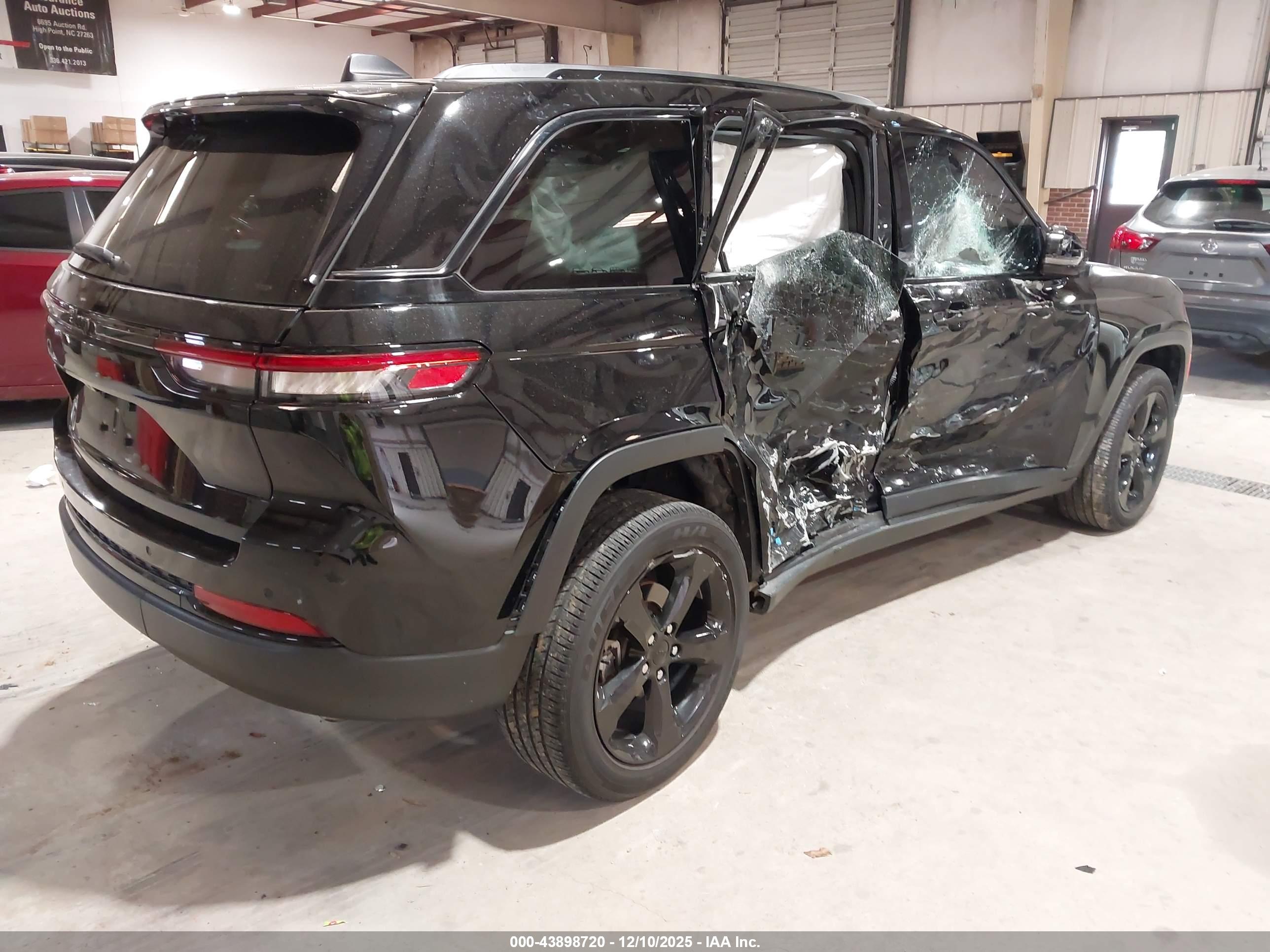 JEEP GRAND image 4