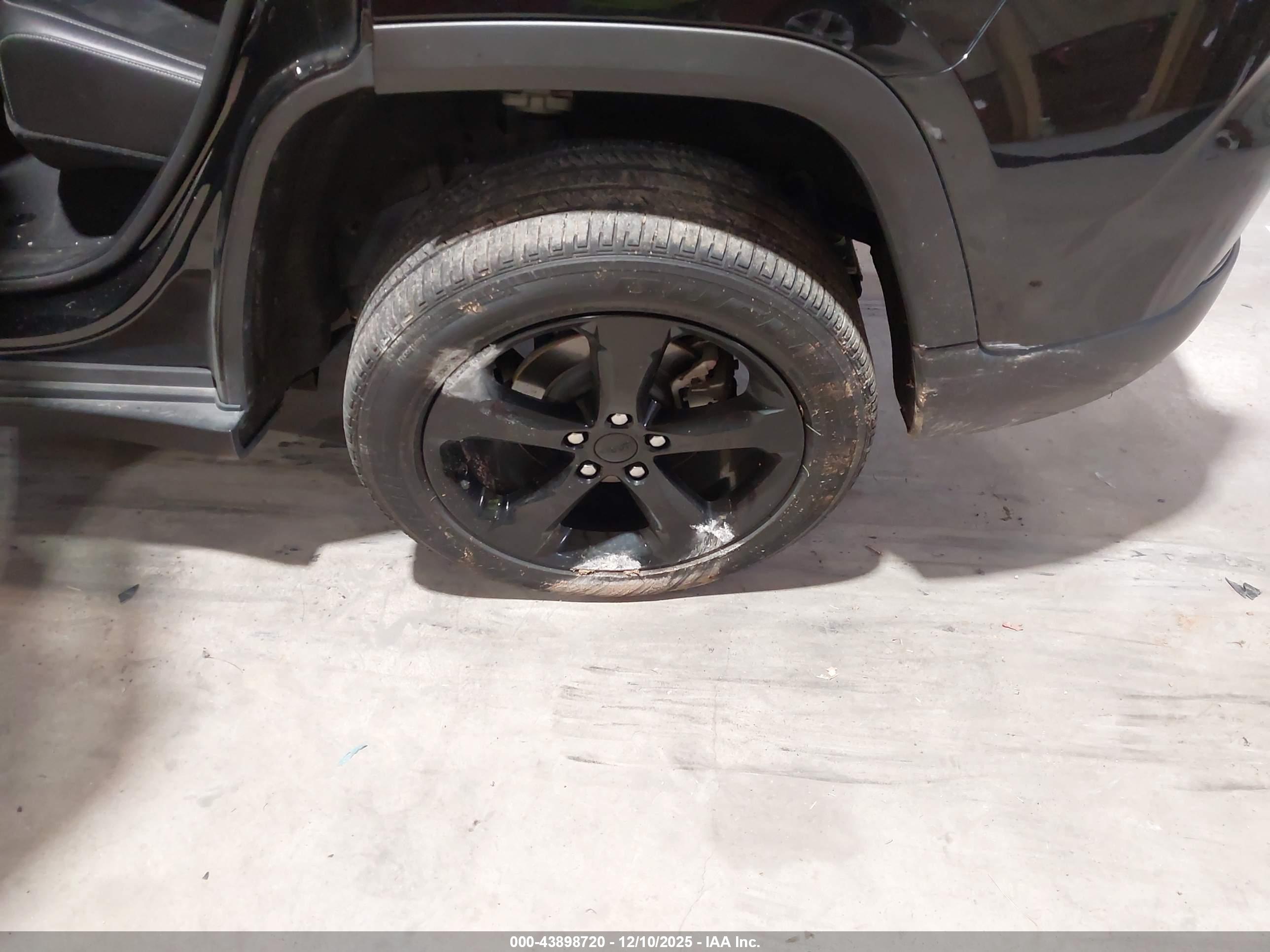 JEEP GRAND image 6