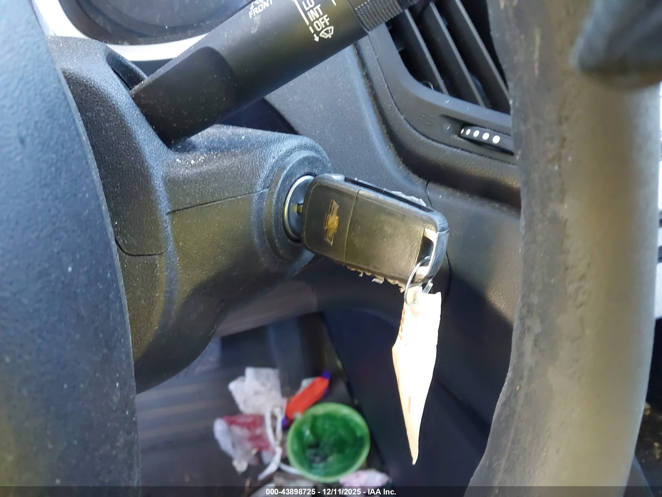CHEVROLET EQUINOX image 11