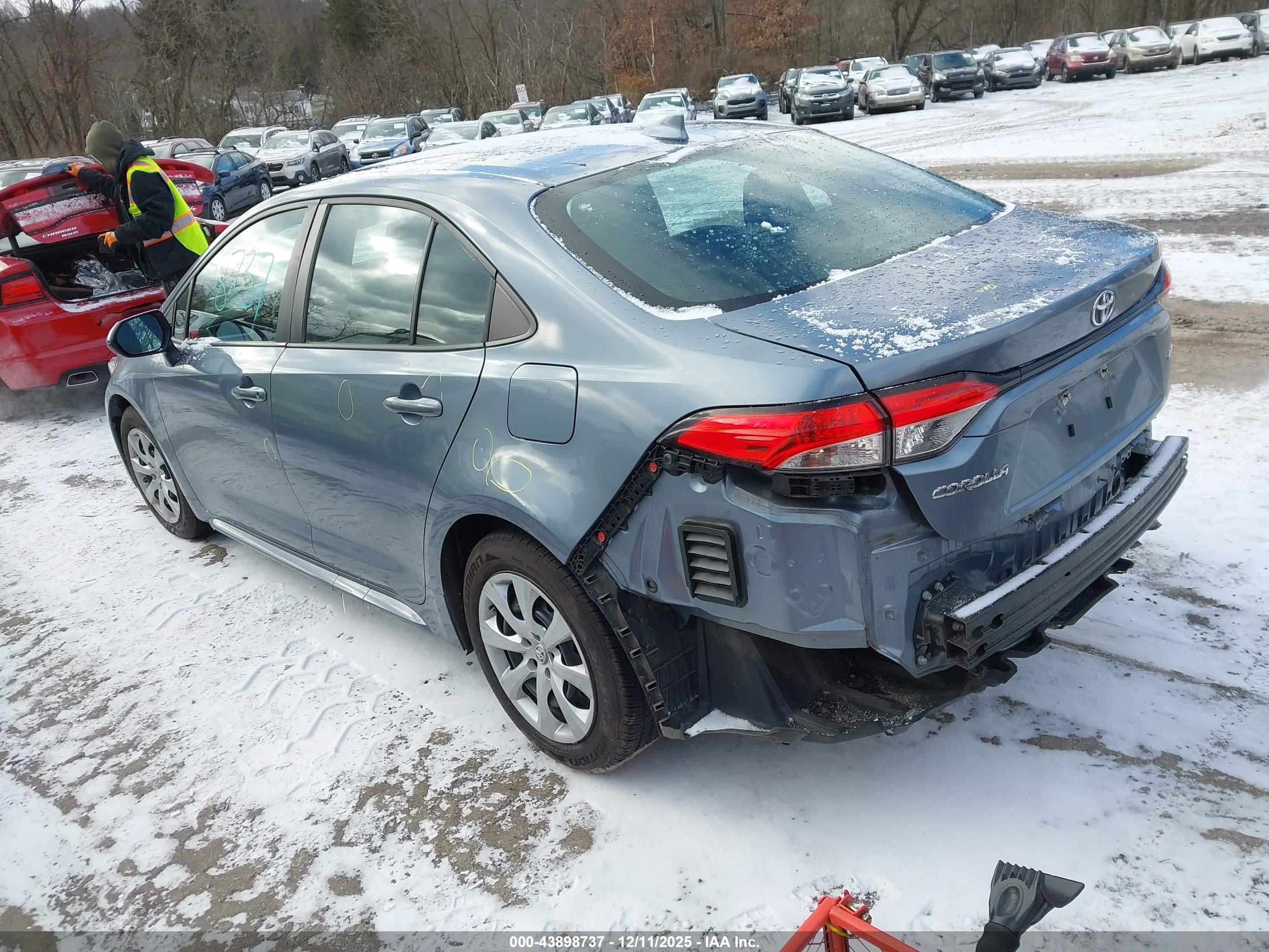 TOYOTA COROLLA image 3