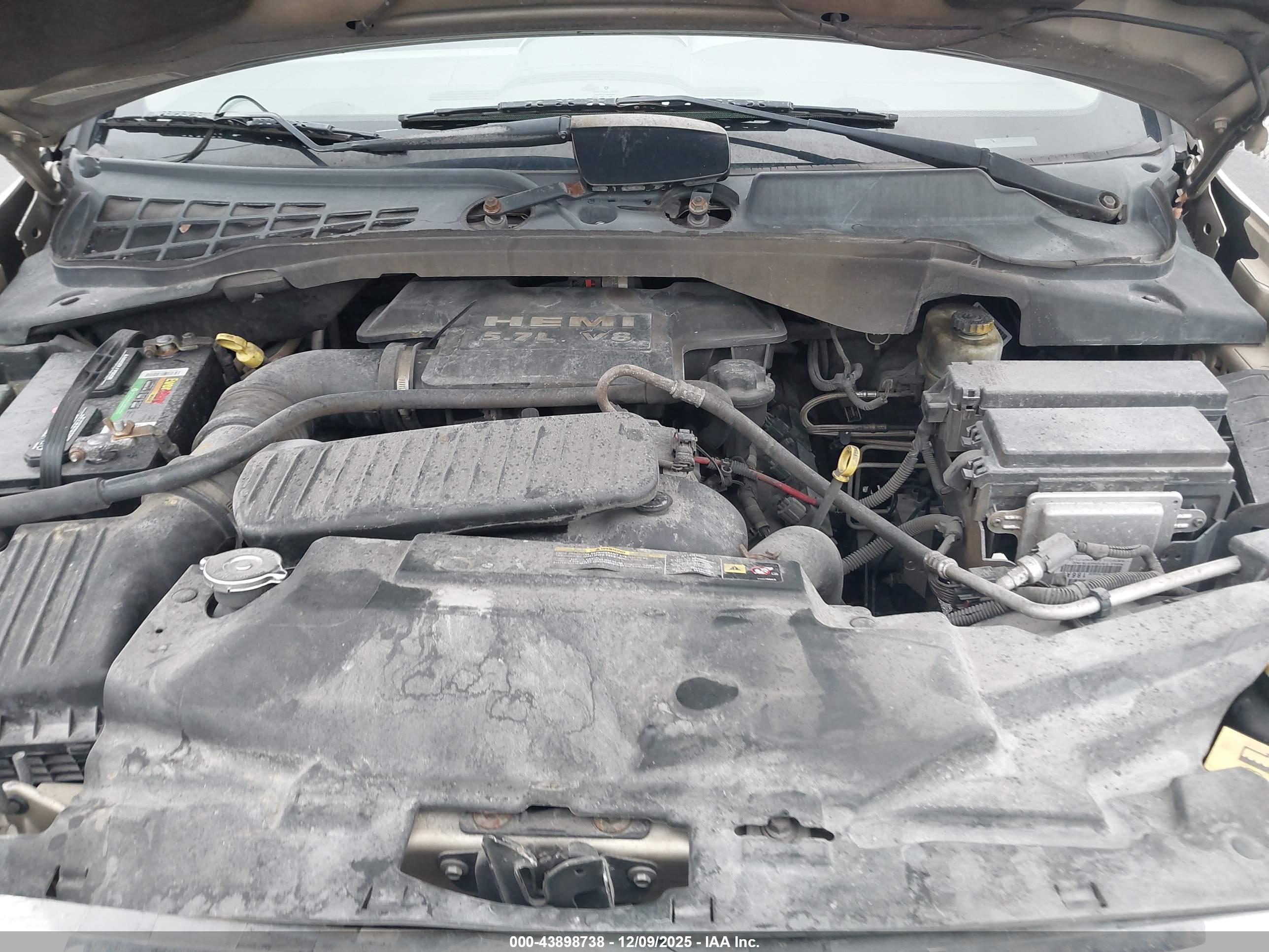 CHRYSLER ASPEN image 10
