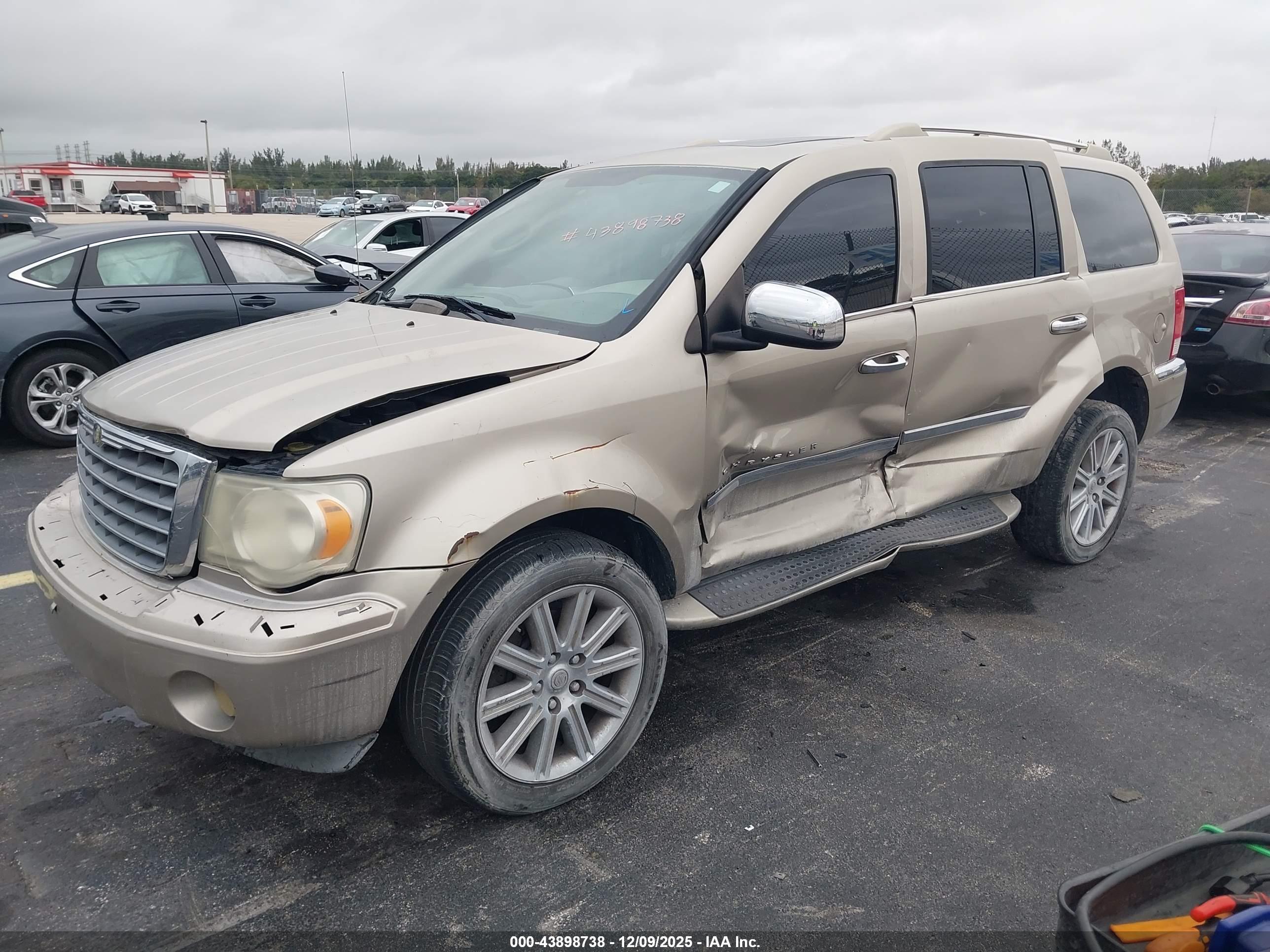 CHRYSLER ASPEN image 2