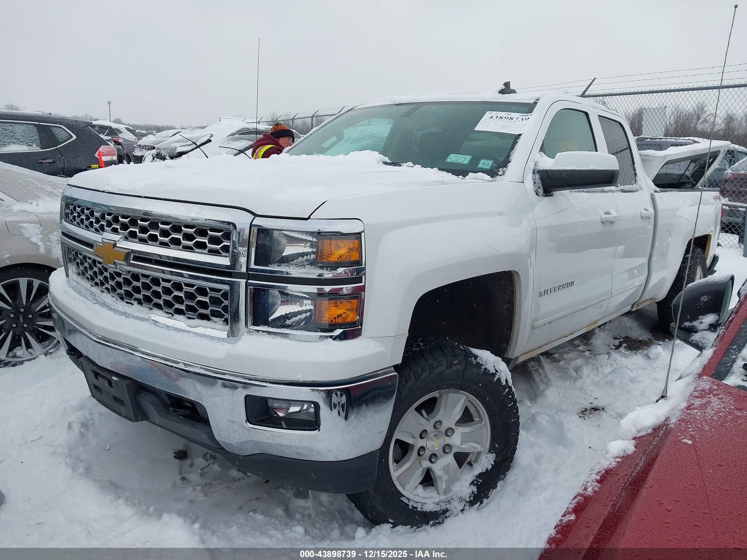 CHEVROLET SILVERADO image 2