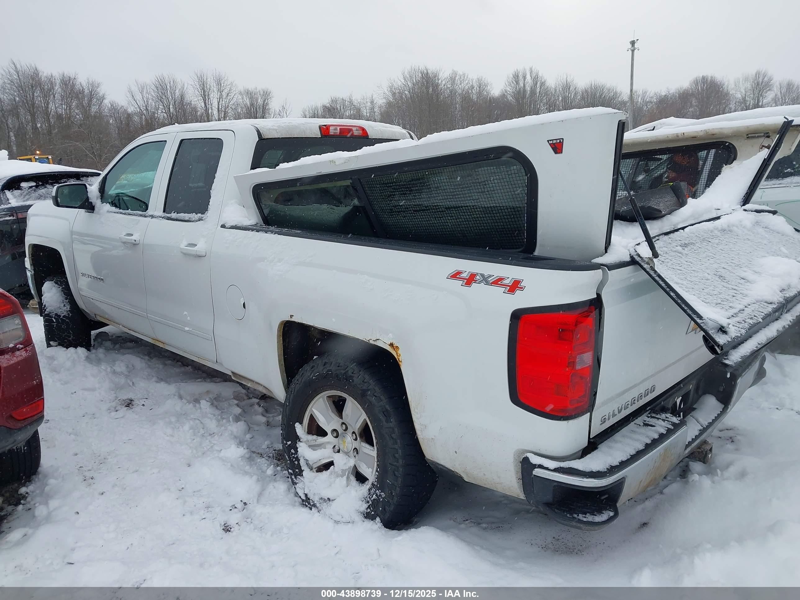 CHEVROLET SILVERADO image 3