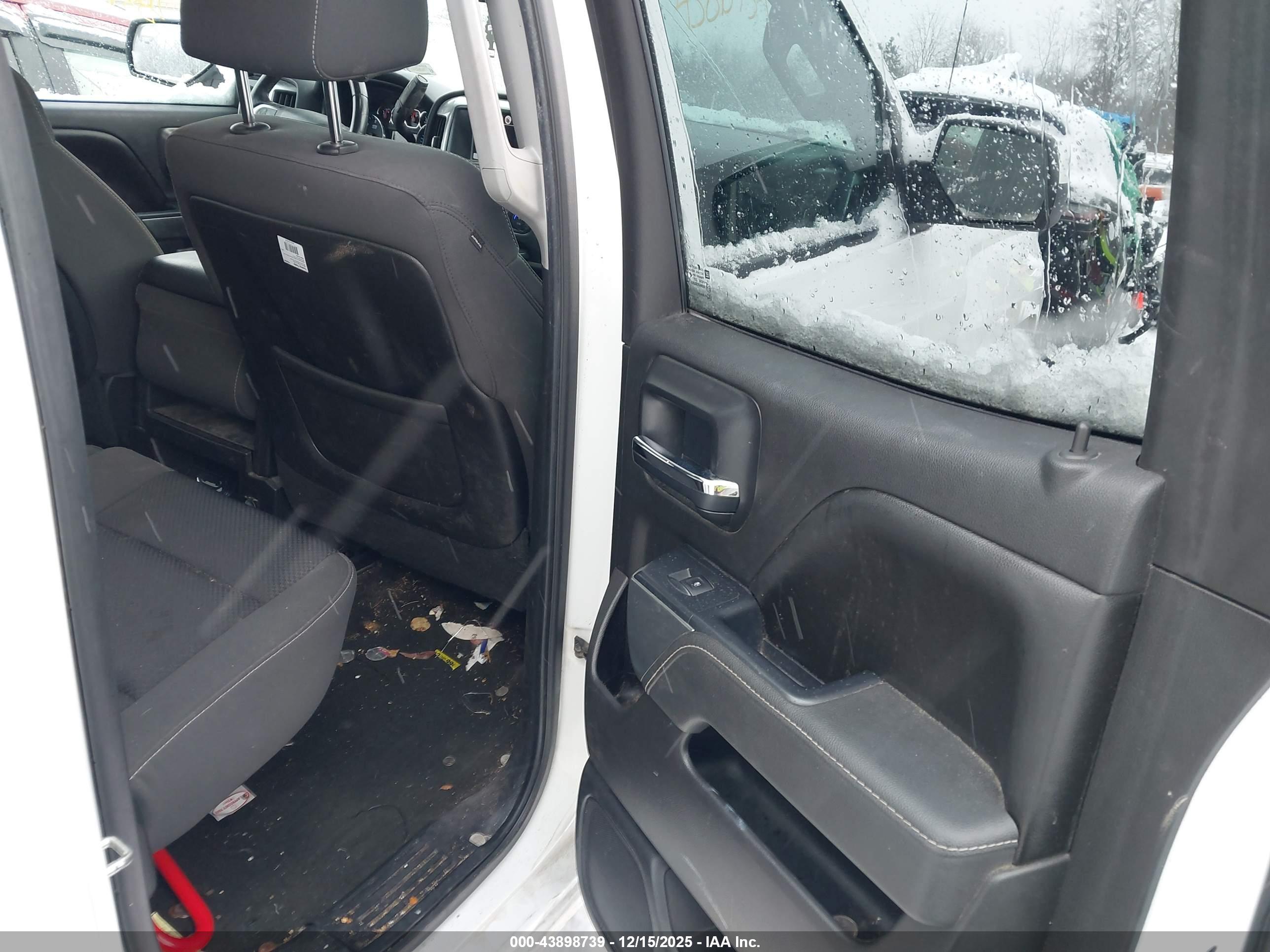 CHEVROLET SILVERADO image 8