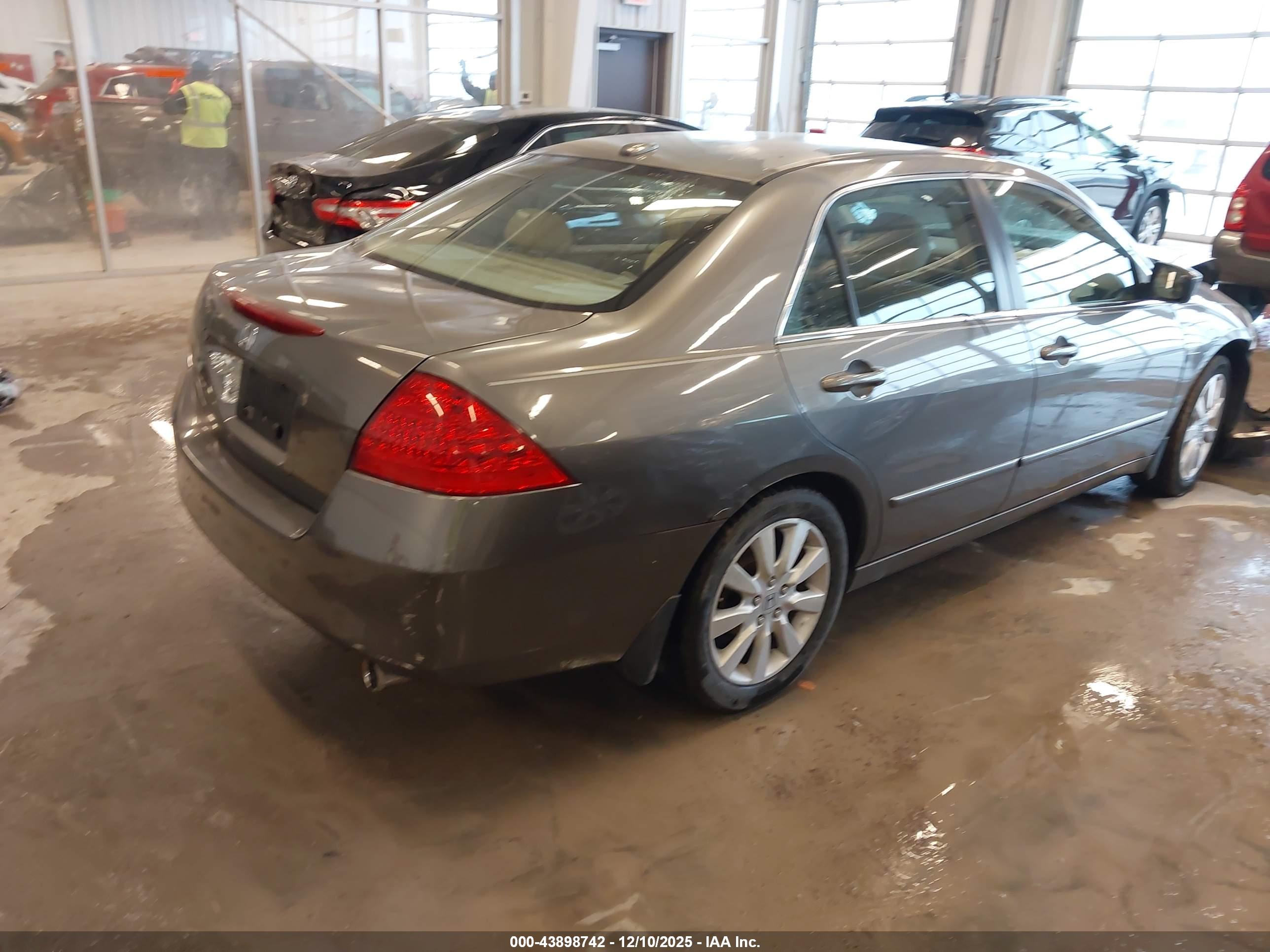 HONDA ACCORD image 4