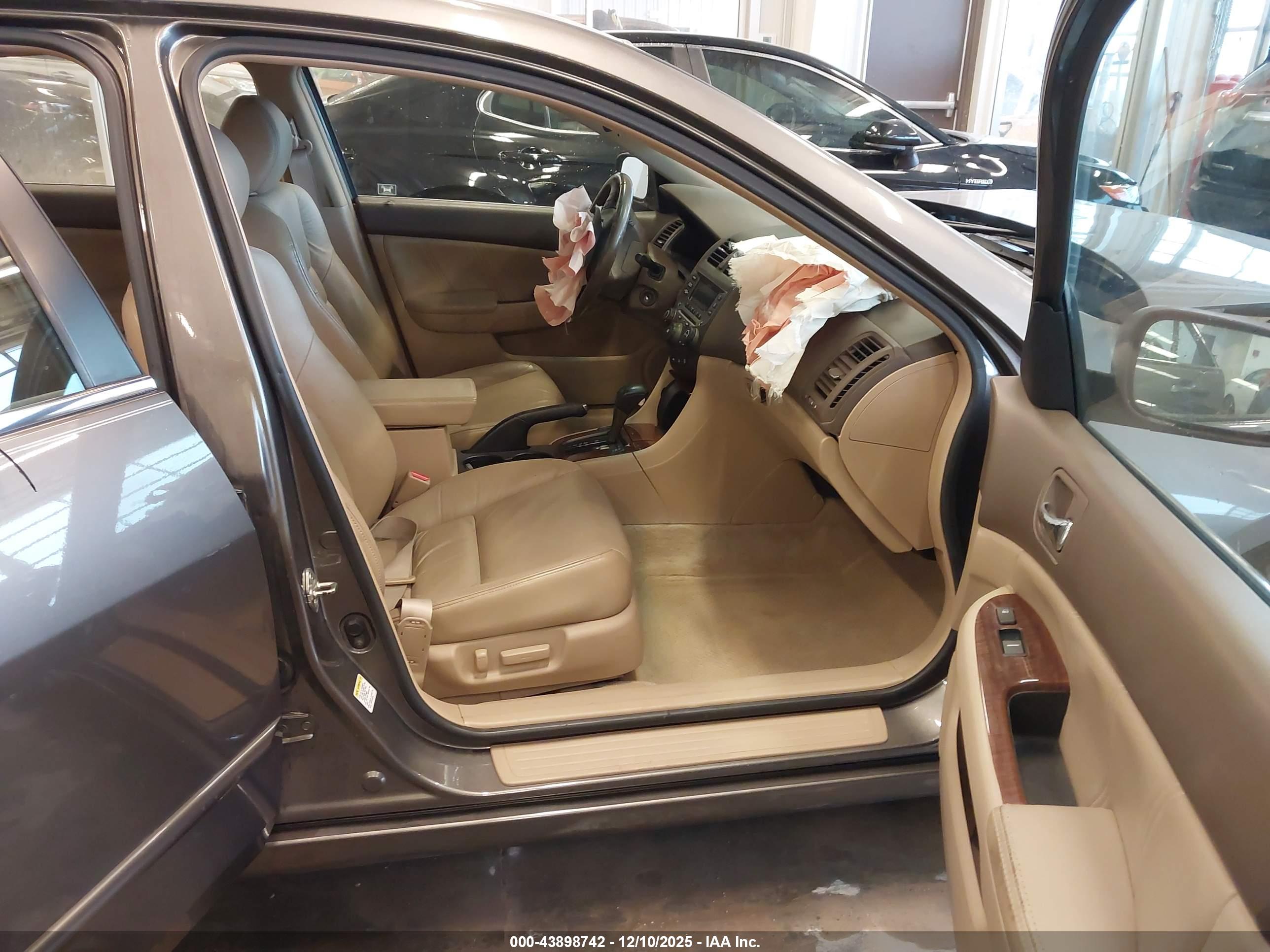 HONDA ACCORD image 5