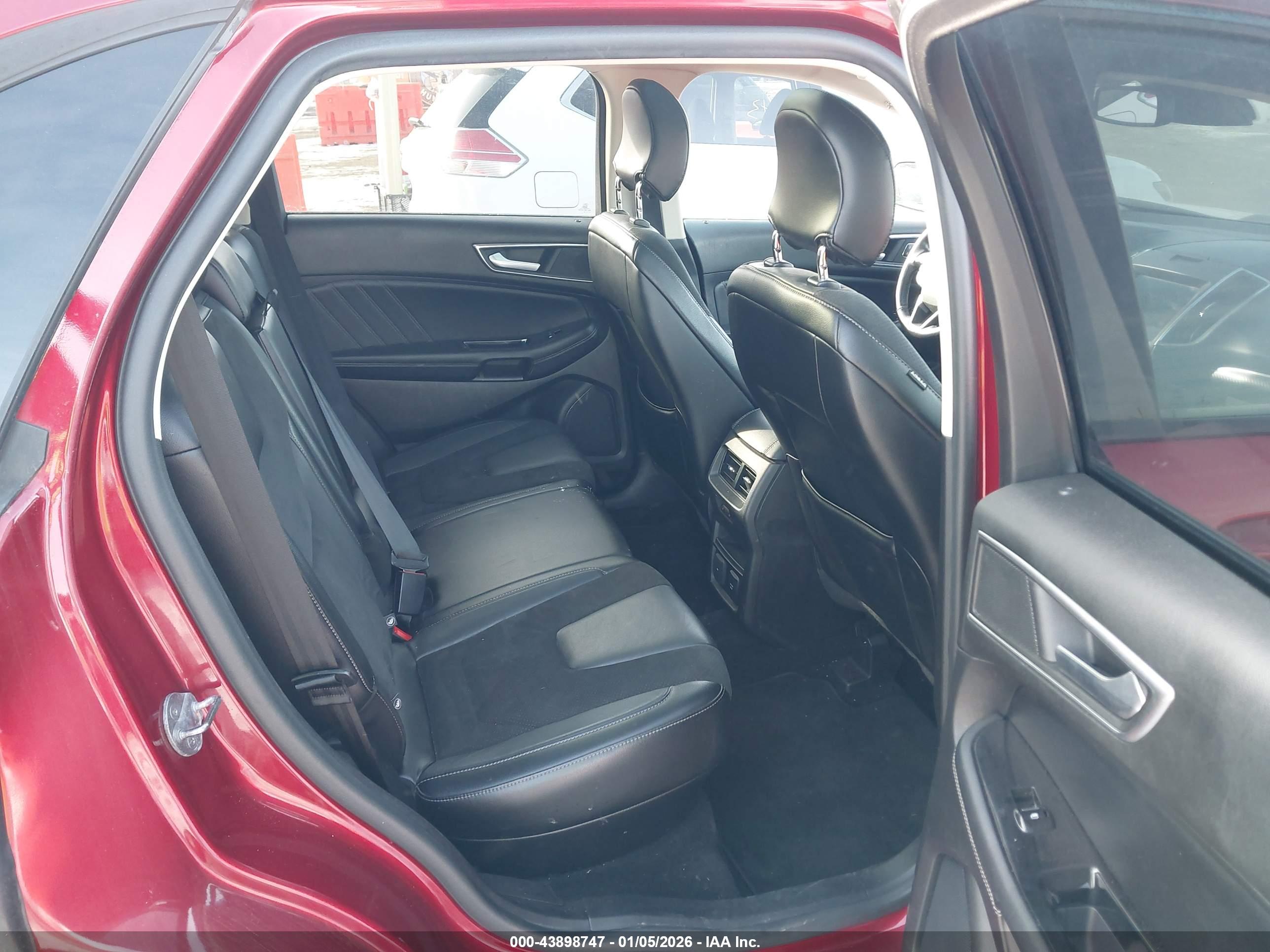 FORD EDGE image 8