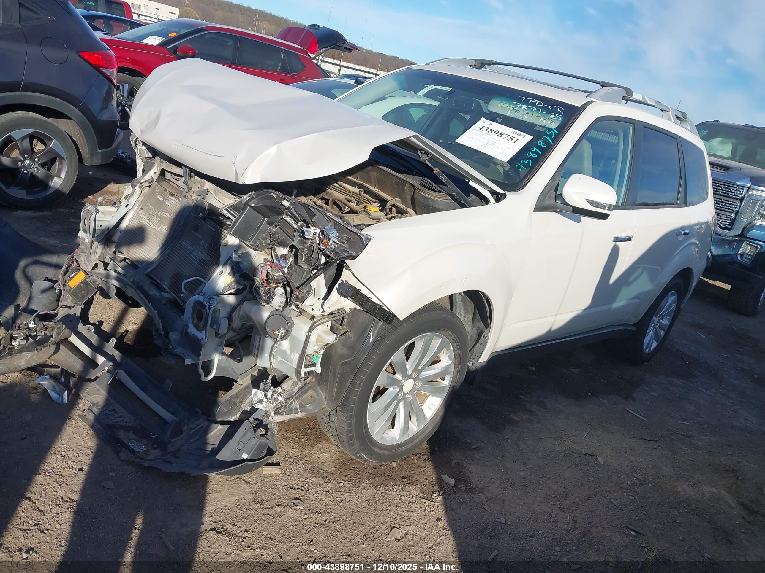 SUBARU FORESTER image 2