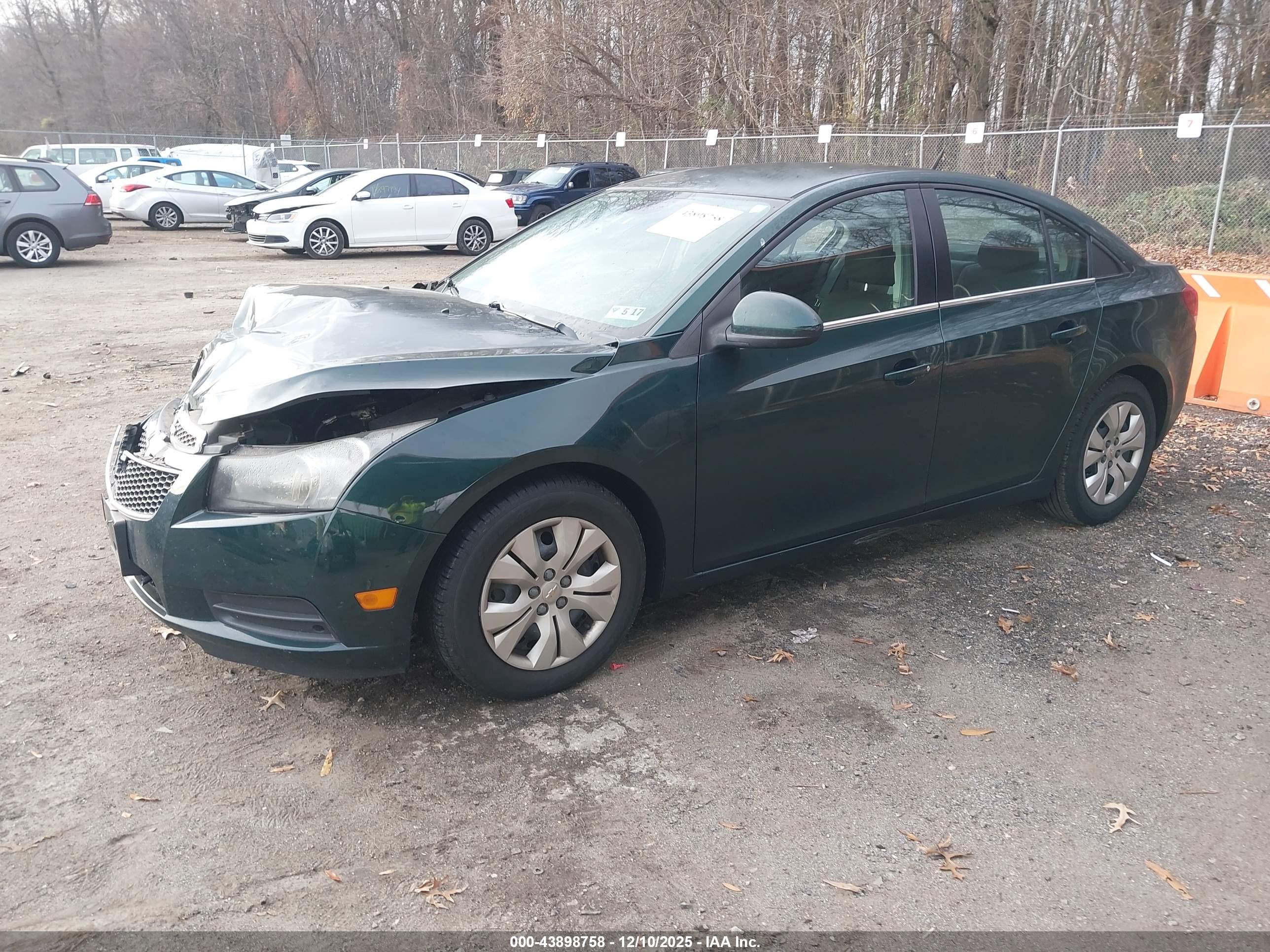CHEVROLET CRUZE image 2