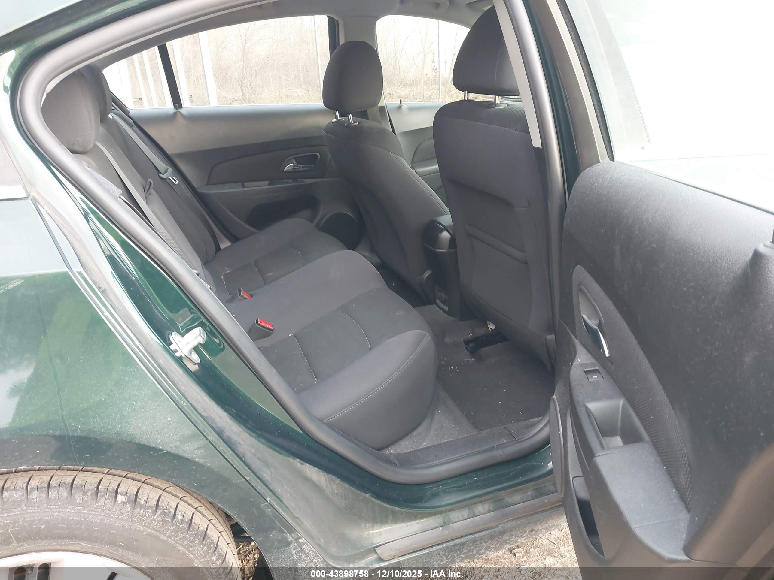 CHEVROLET CRUZE image 8
