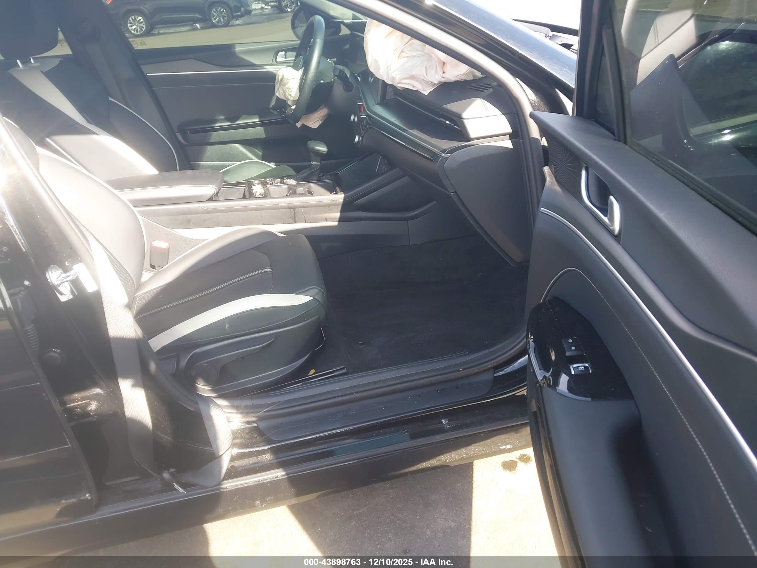 KIA K5 image 5