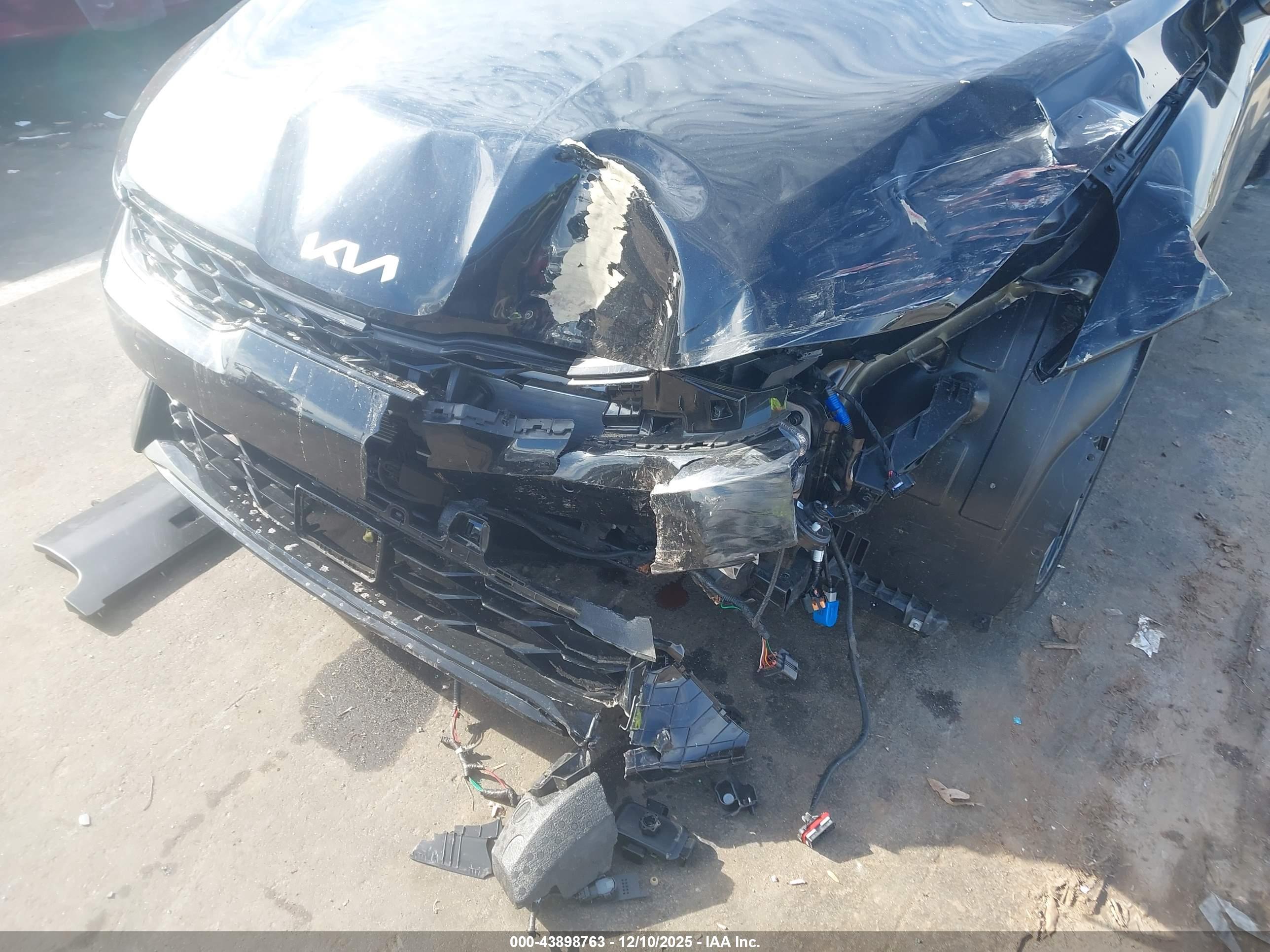 KIA K5 image 6