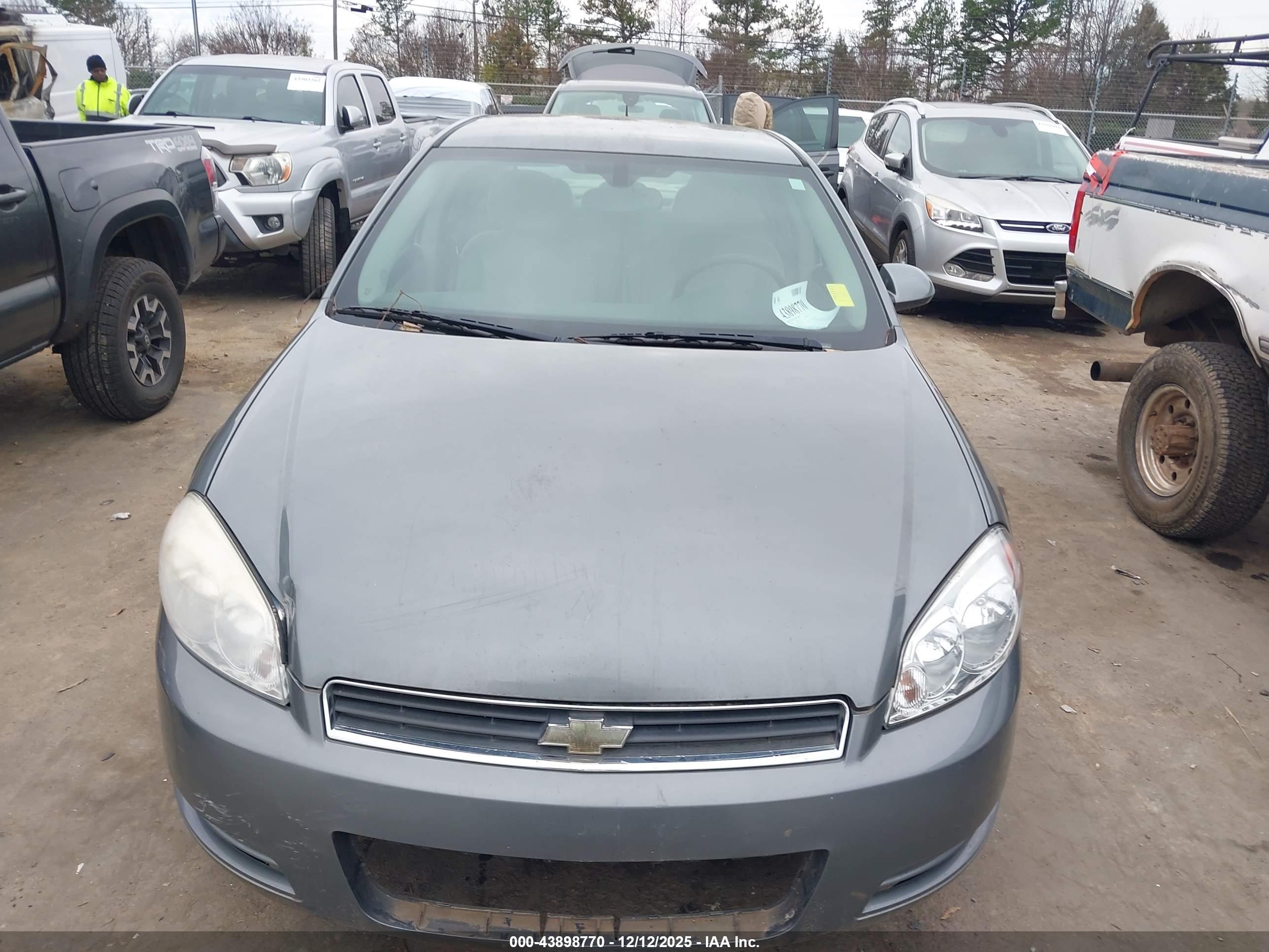 CHEVROLET IMPALA image 6