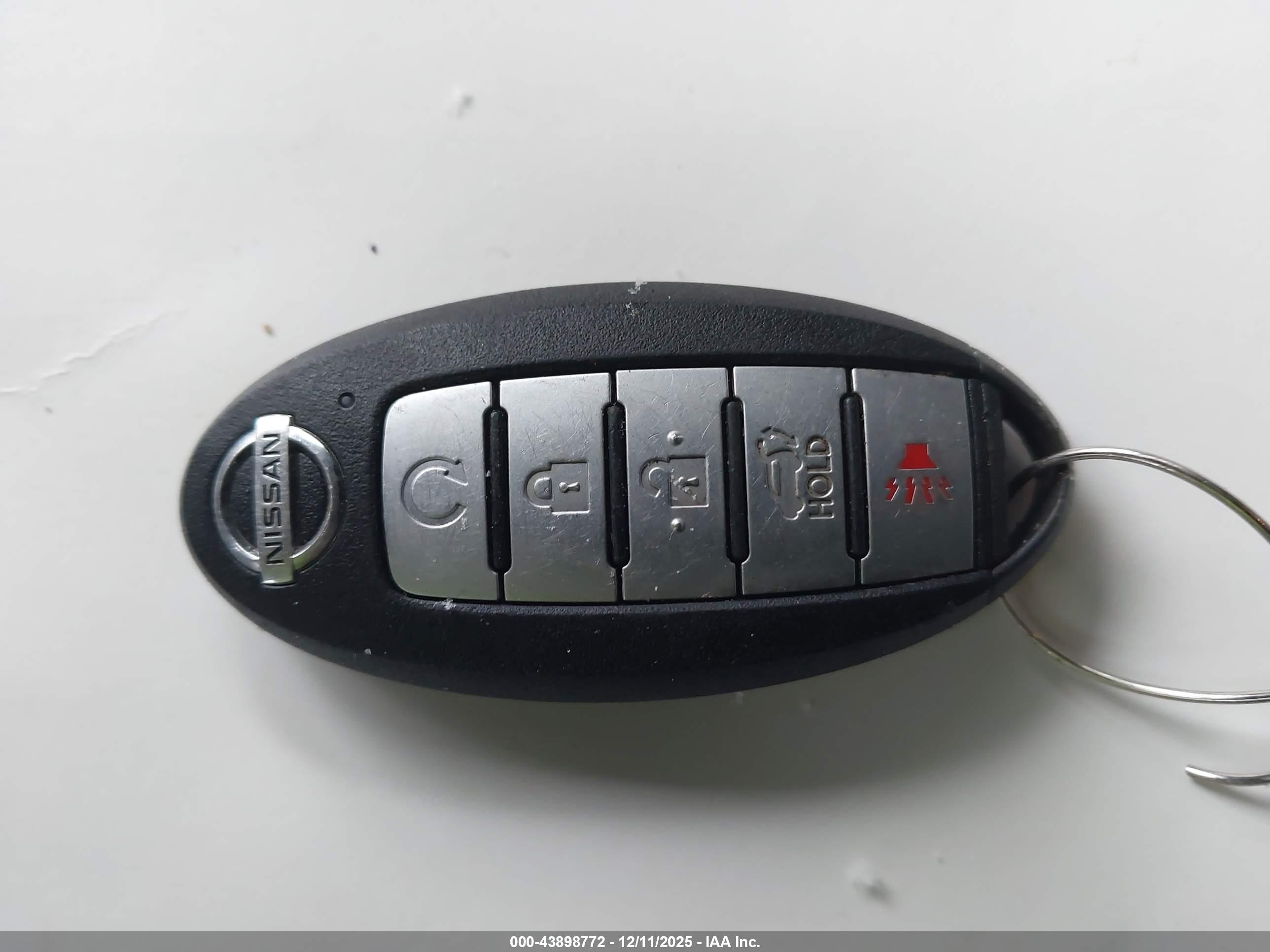 NISSAN ROGUE image 11