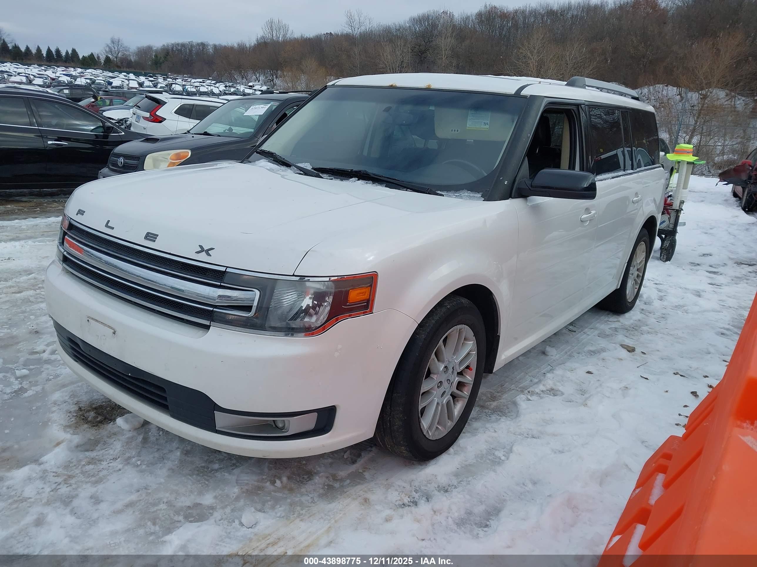 FORD FLEX image 2