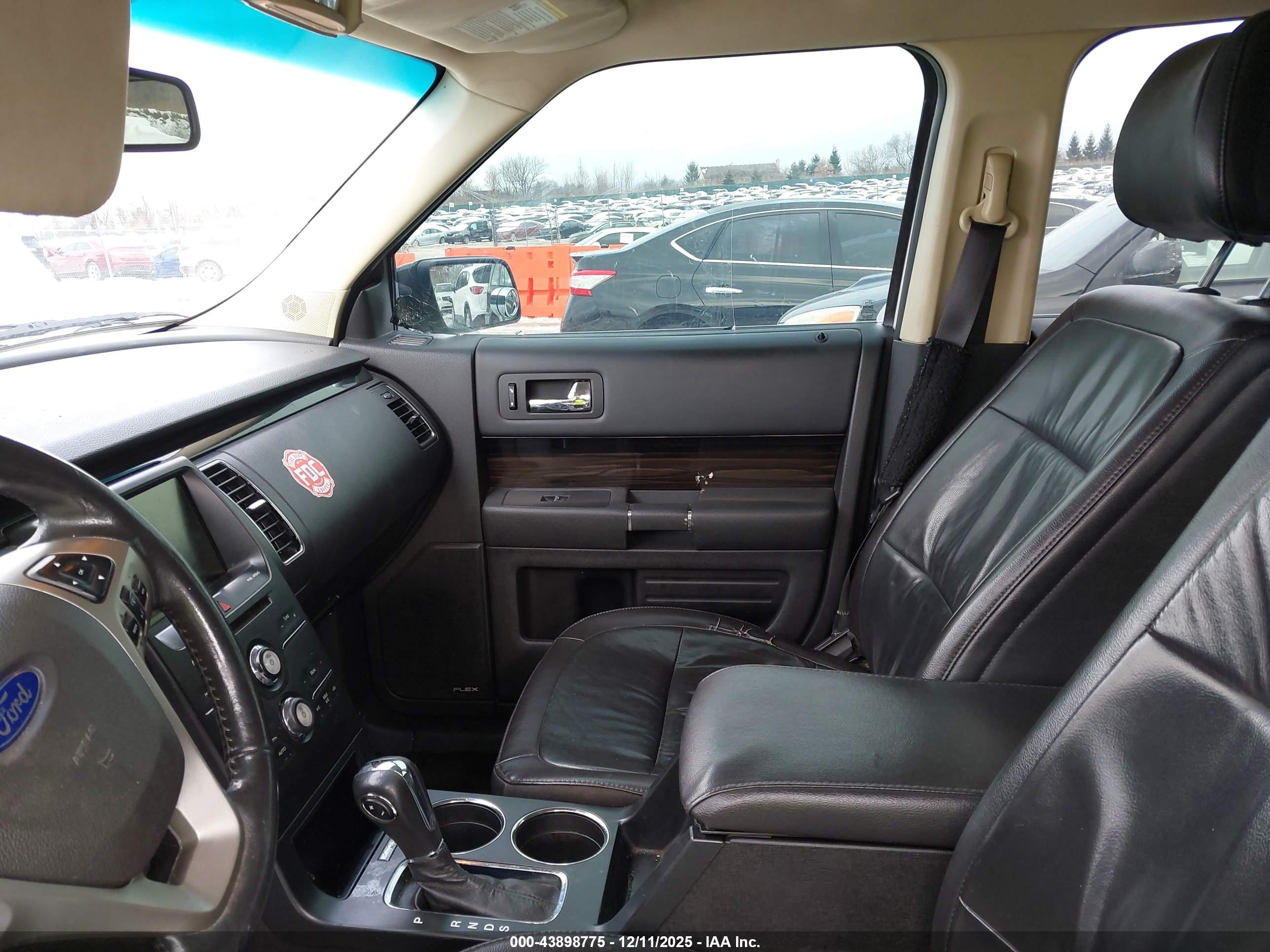 FORD FLEX image 5