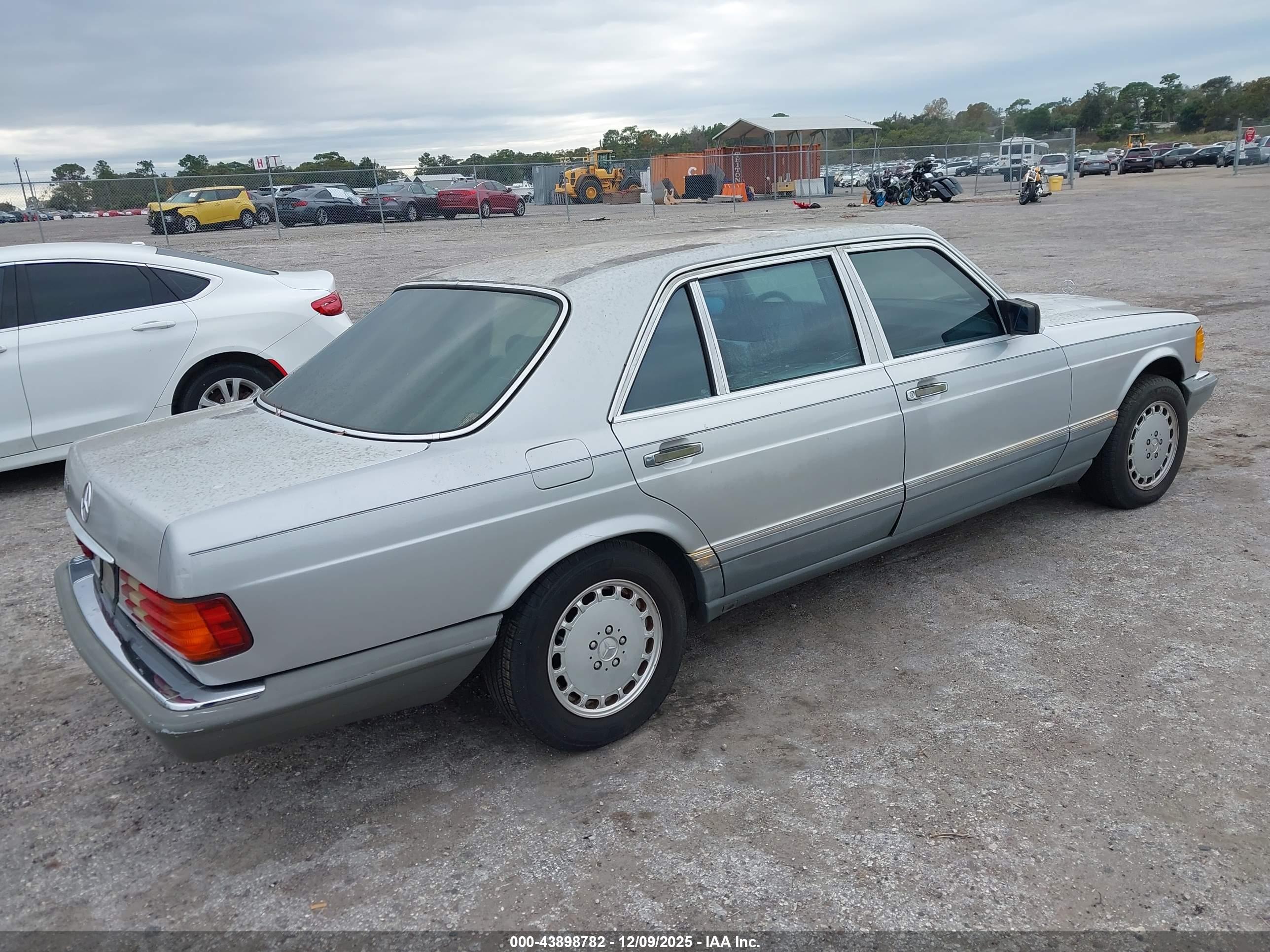 MERCEDES-BENZ 300 image 4