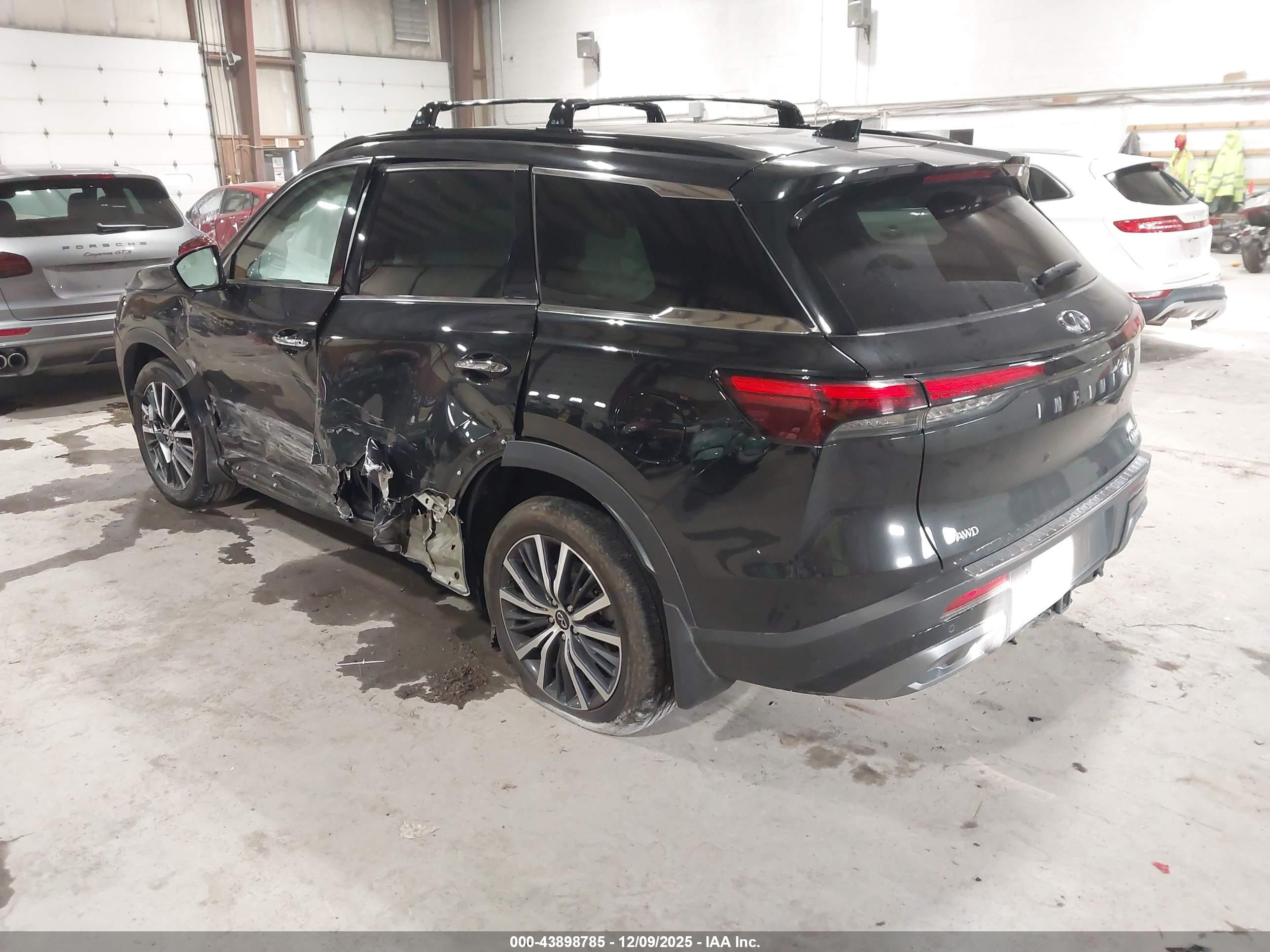 INFINITI QX60 image 3