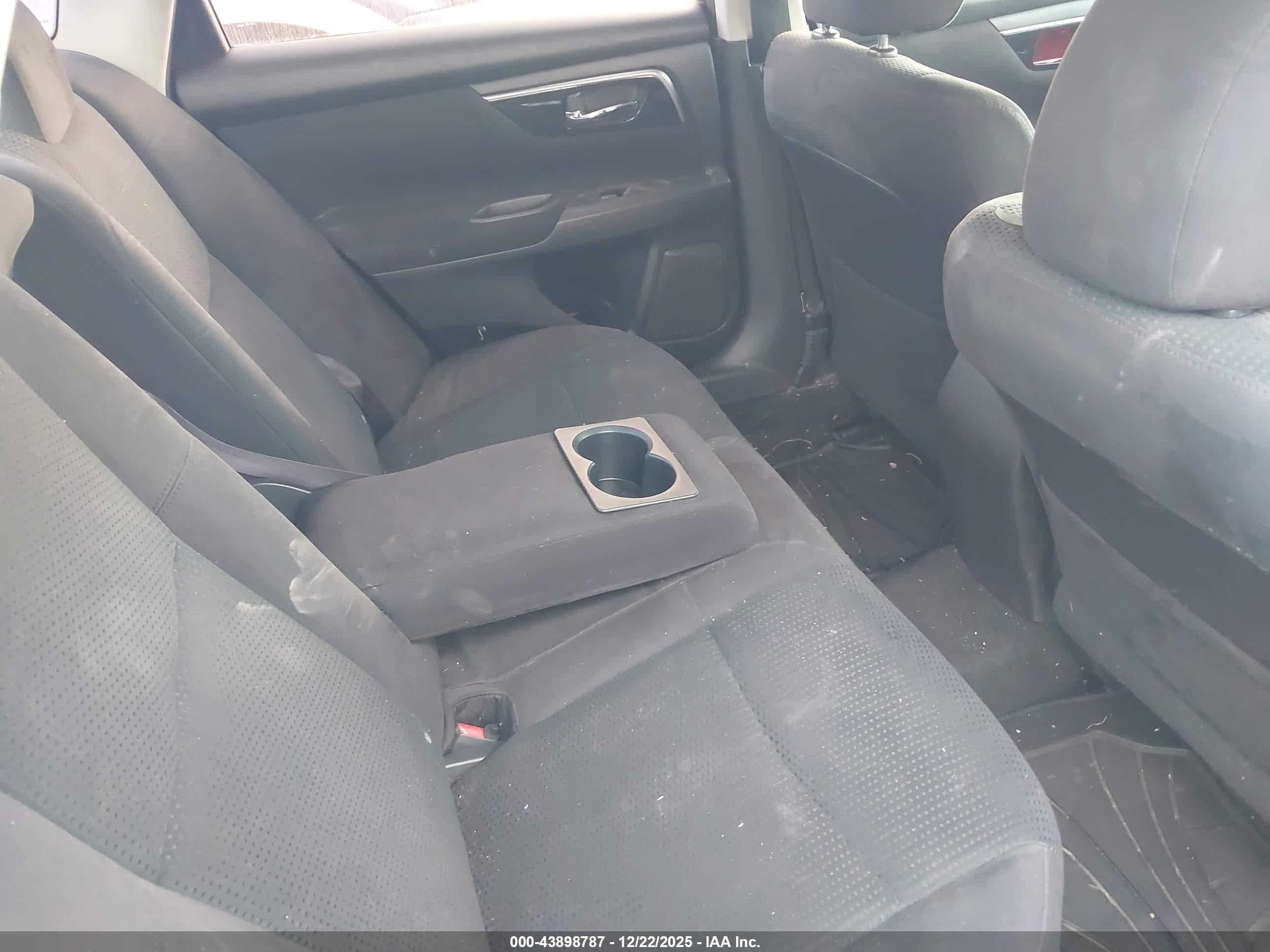 NISSAN ALTIMA image 8