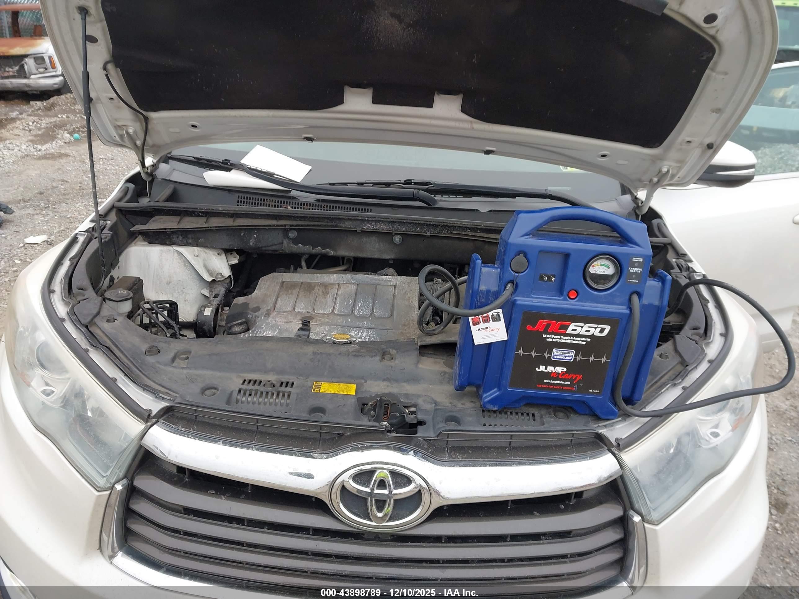 TOYOTA HIGHLANDER image 10