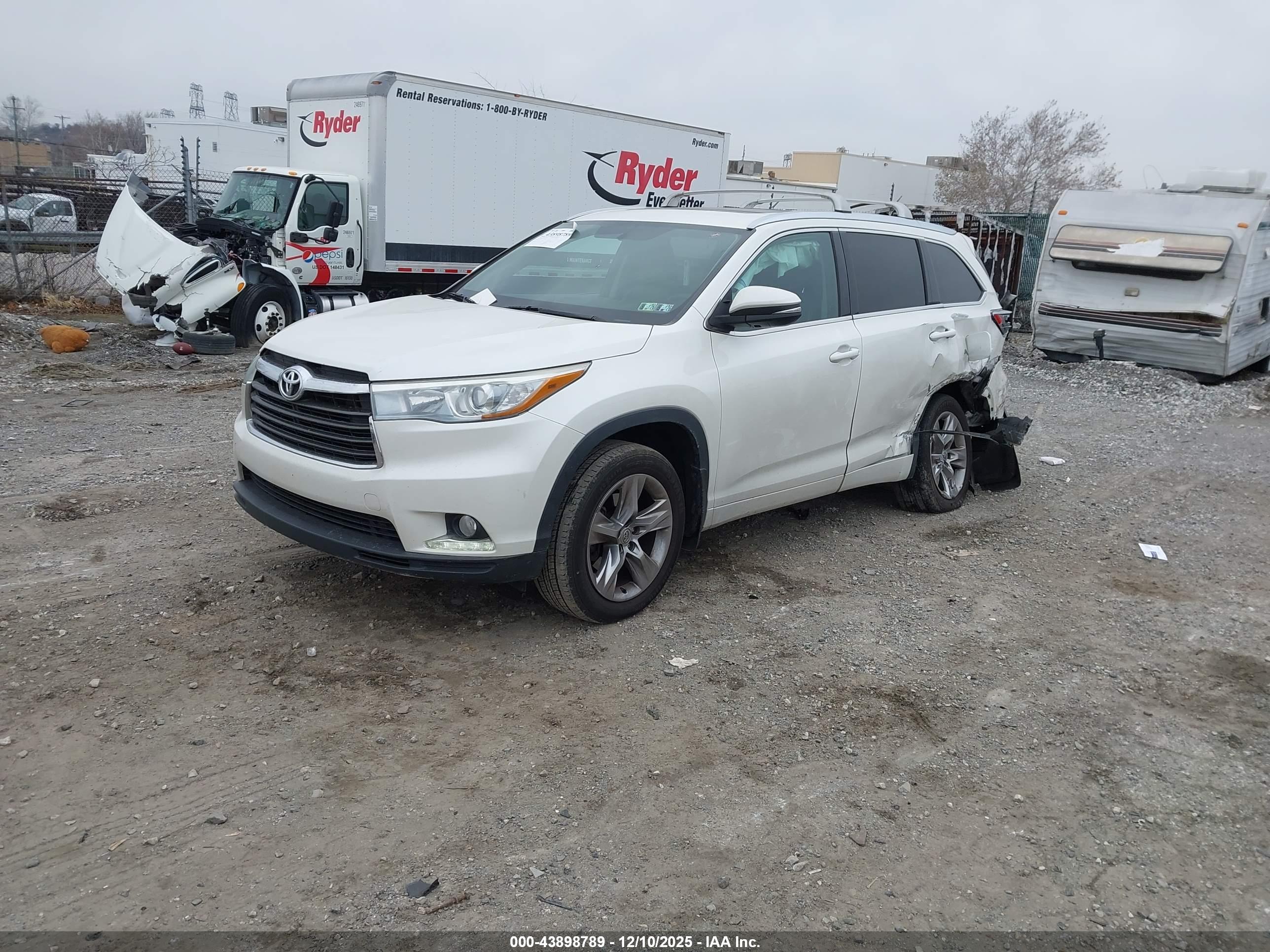 TOYOTA HIGHLANDER image 2