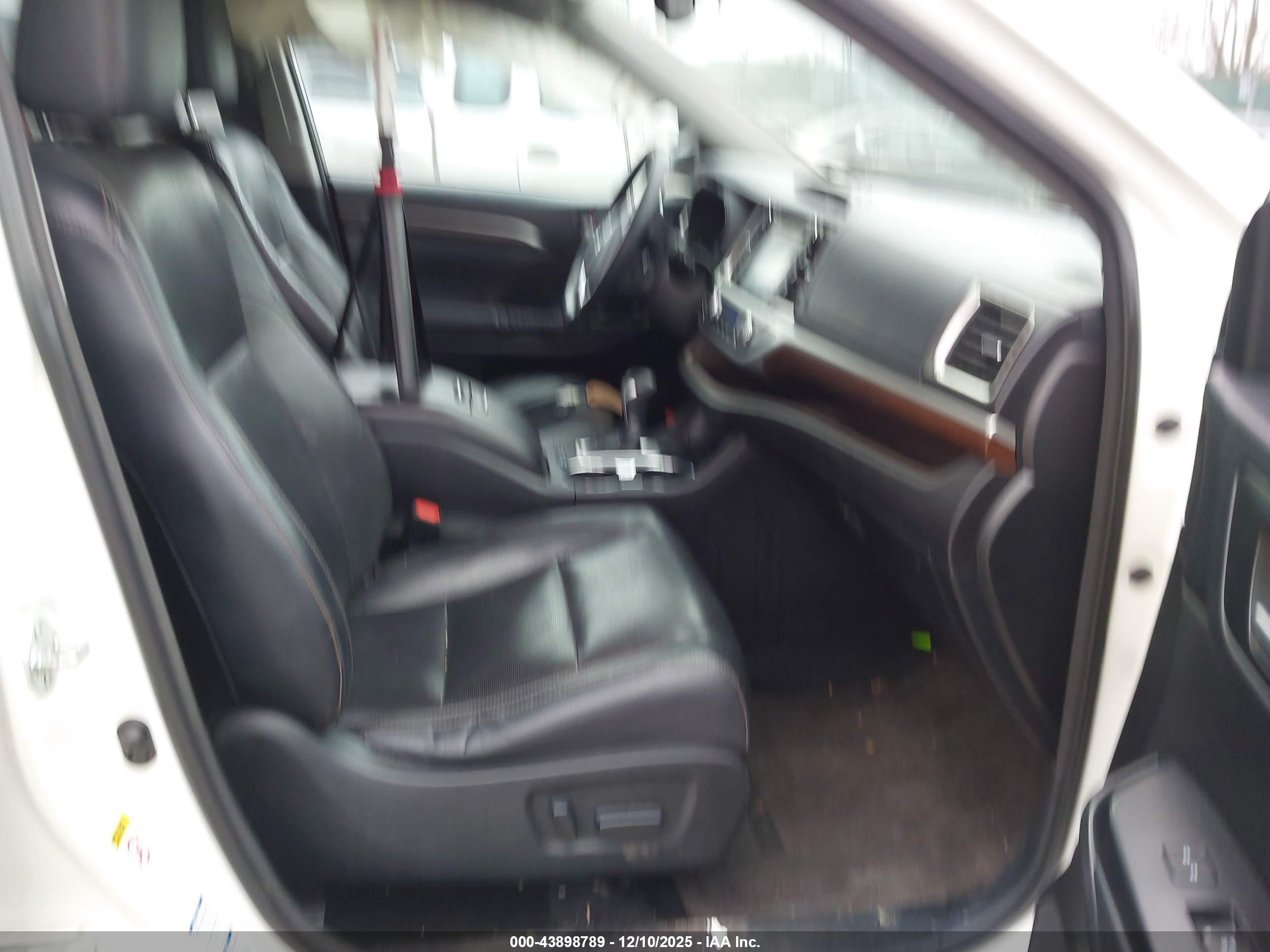 TOYOTA HIGHLANDER image 5