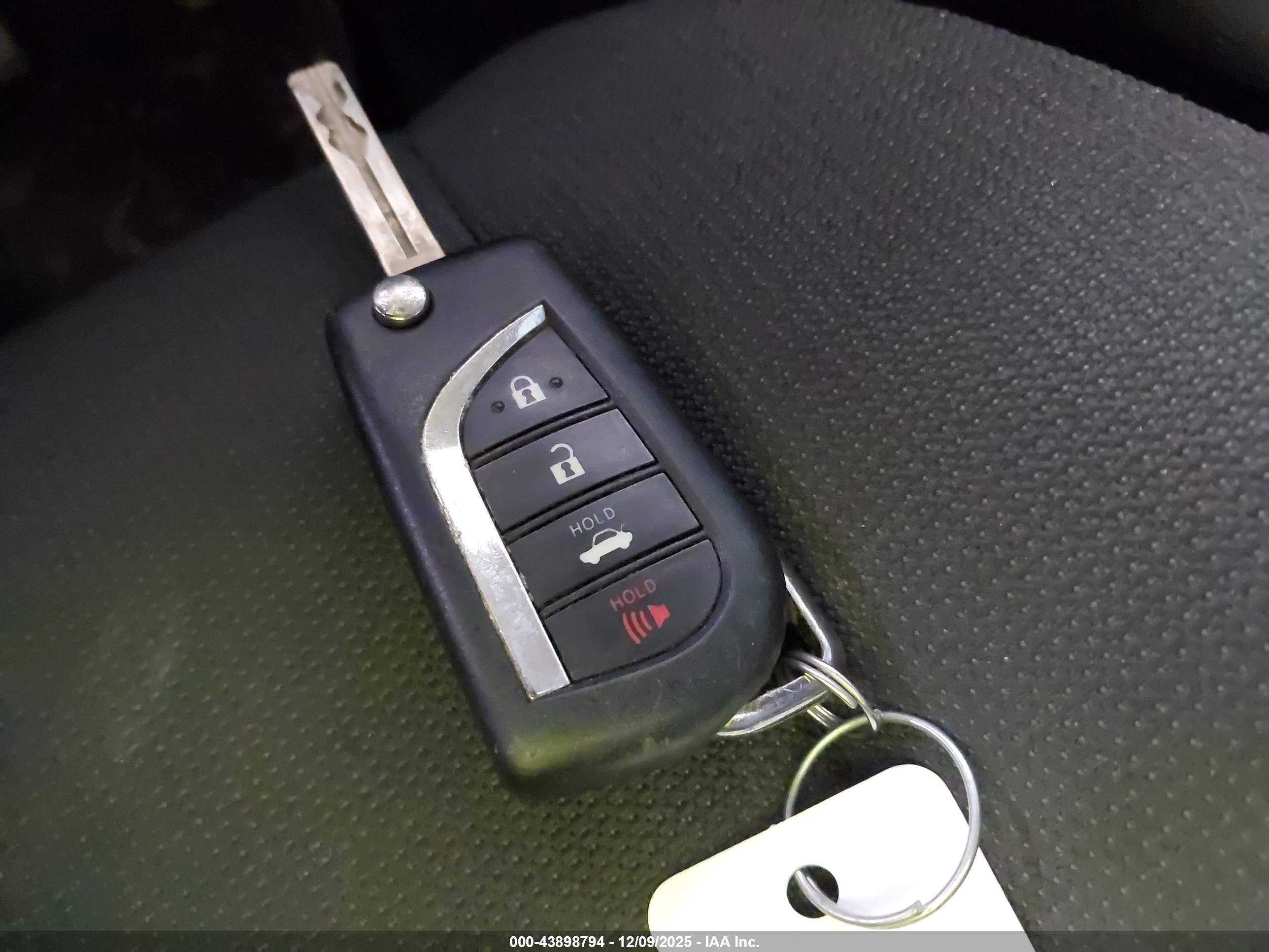 TOYOTA COROLLA image 11