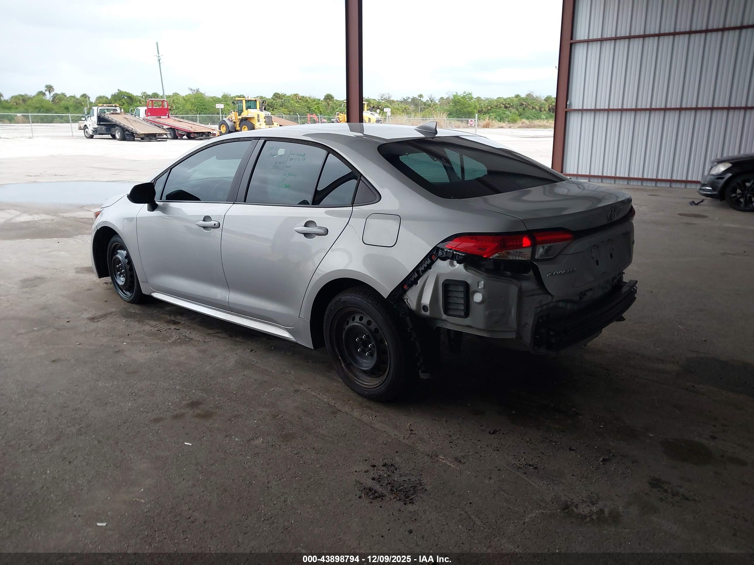 TOYOTA COROLLA image 3