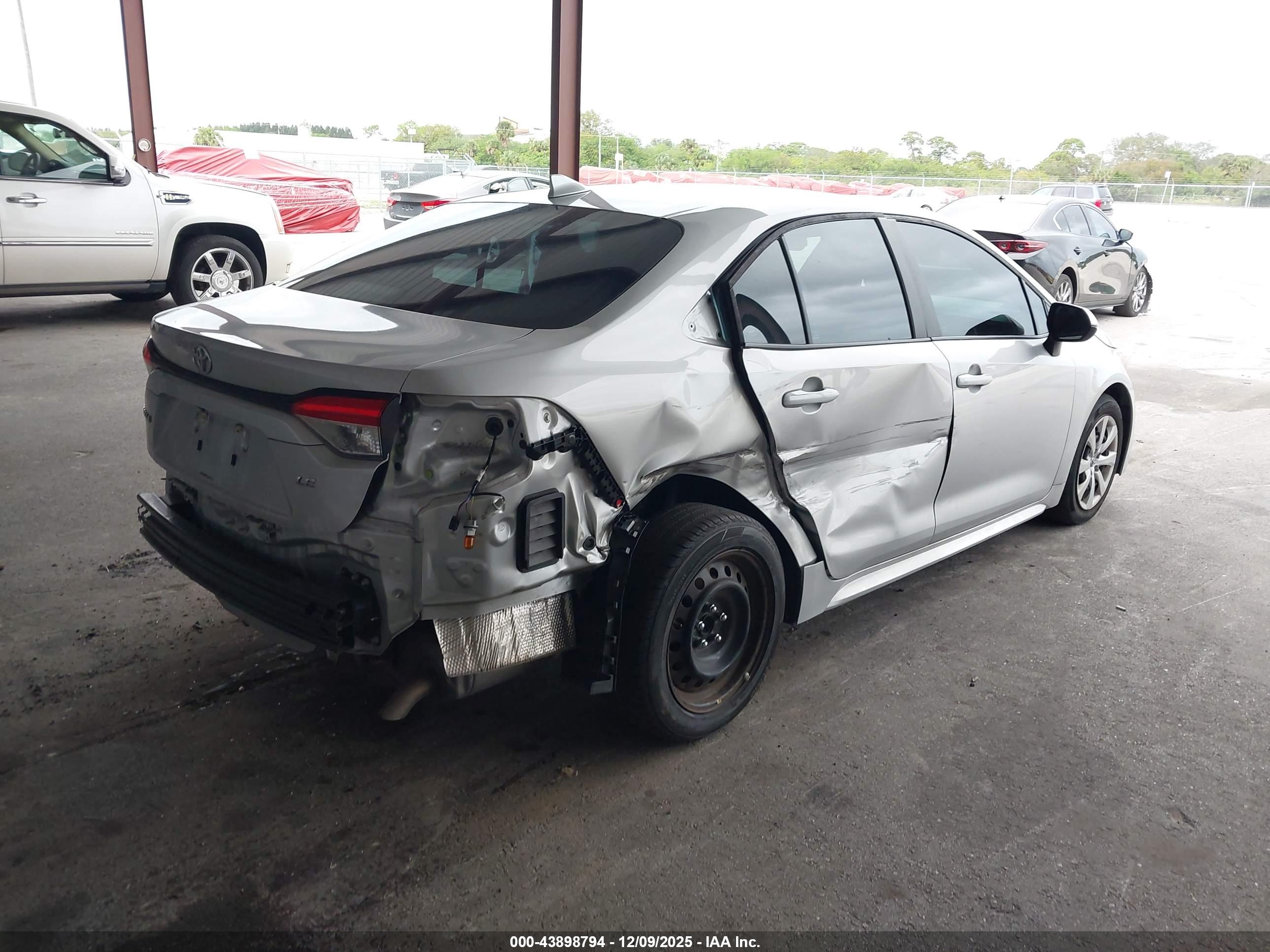 TOYOTA COROLLA image 4