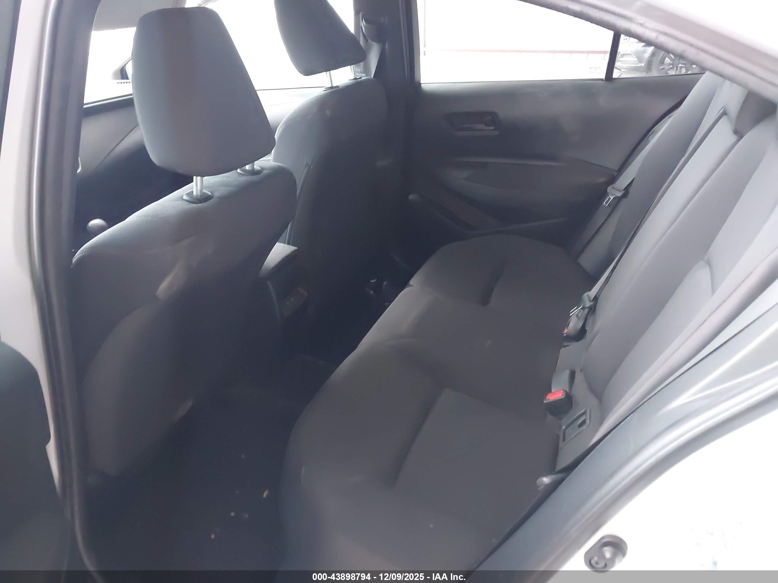 TOYOTA COROLLA image 8