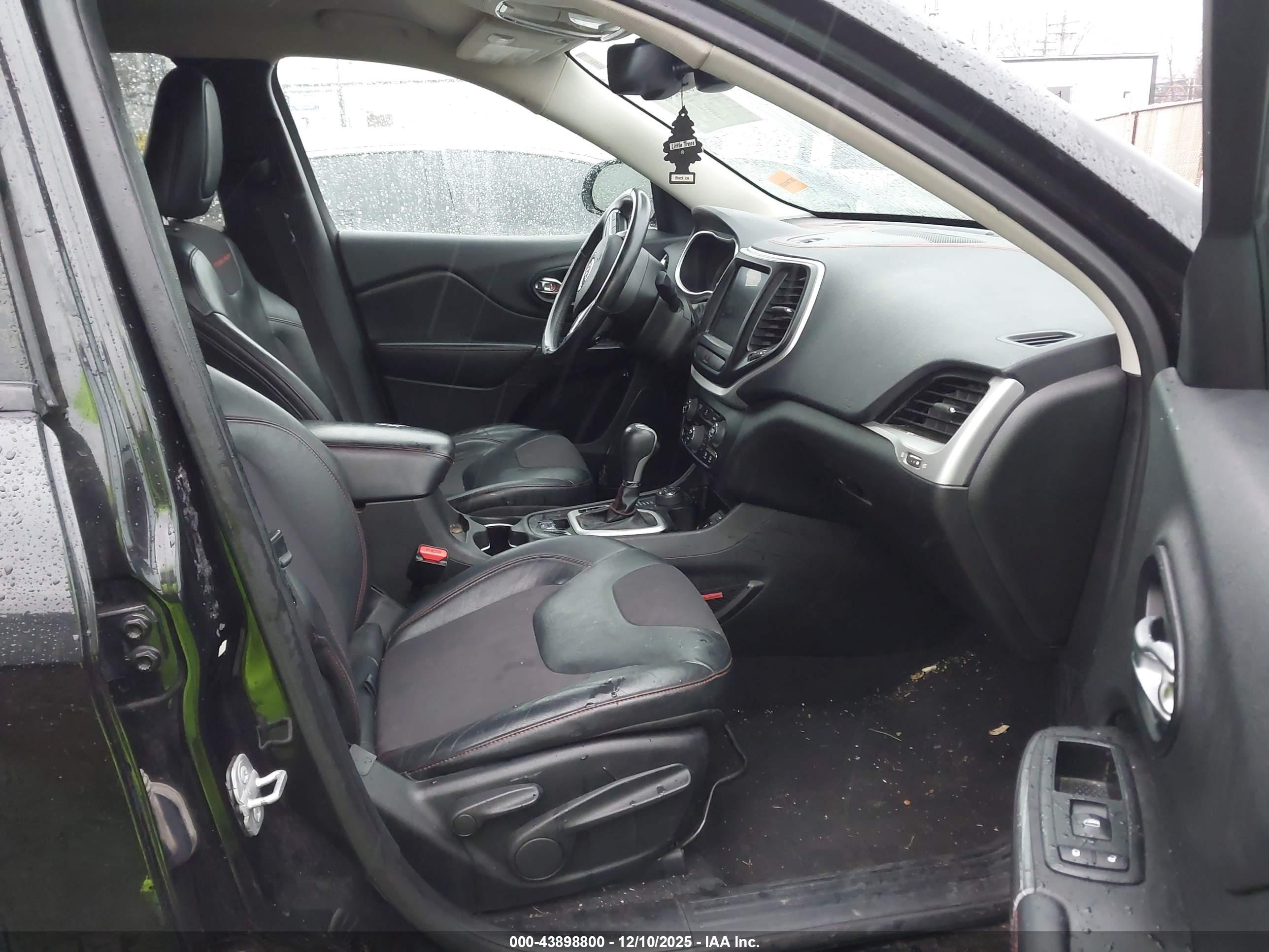 JEEP CHEROKEE image 5