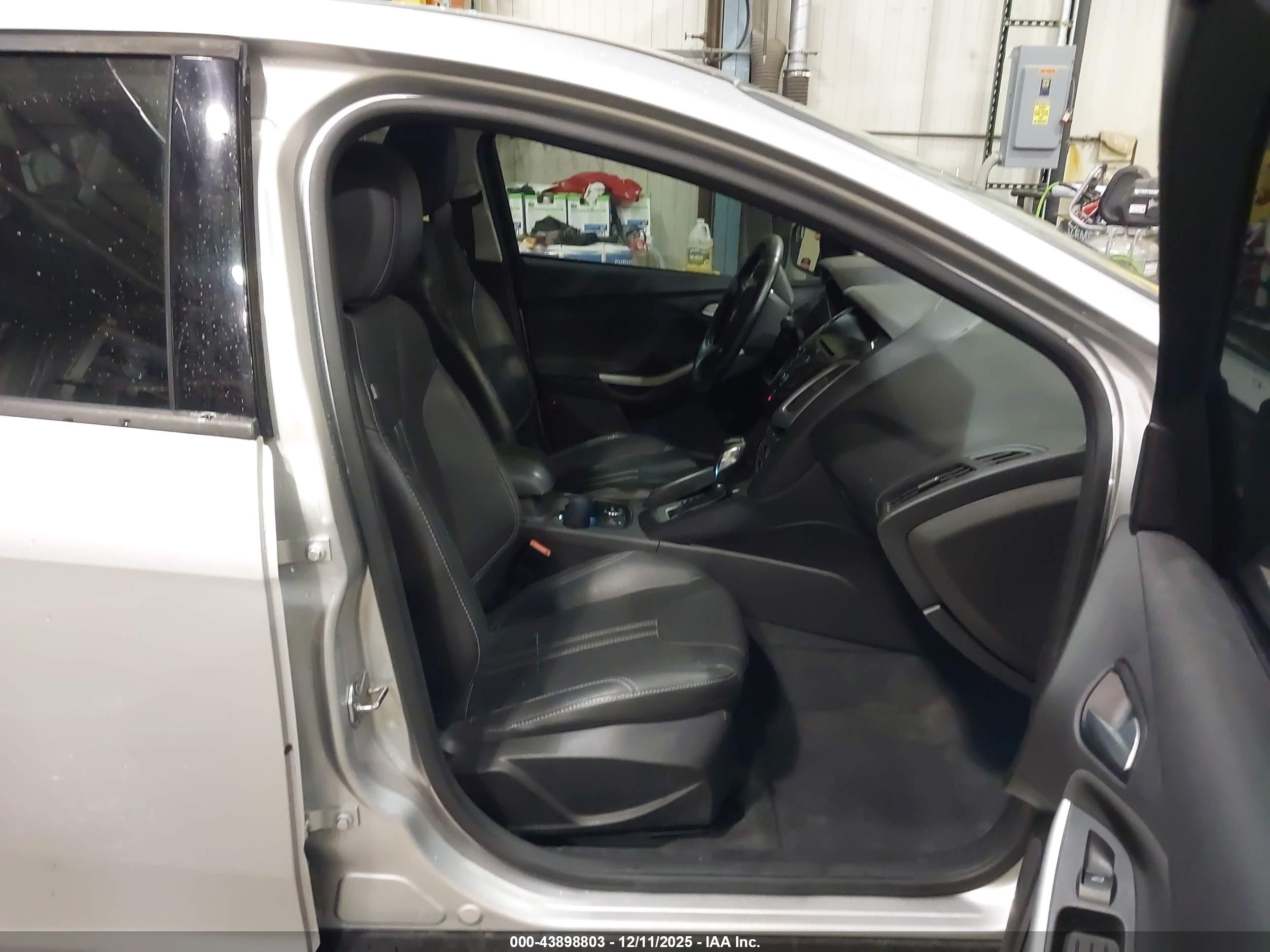 FORD FOCUS image 5