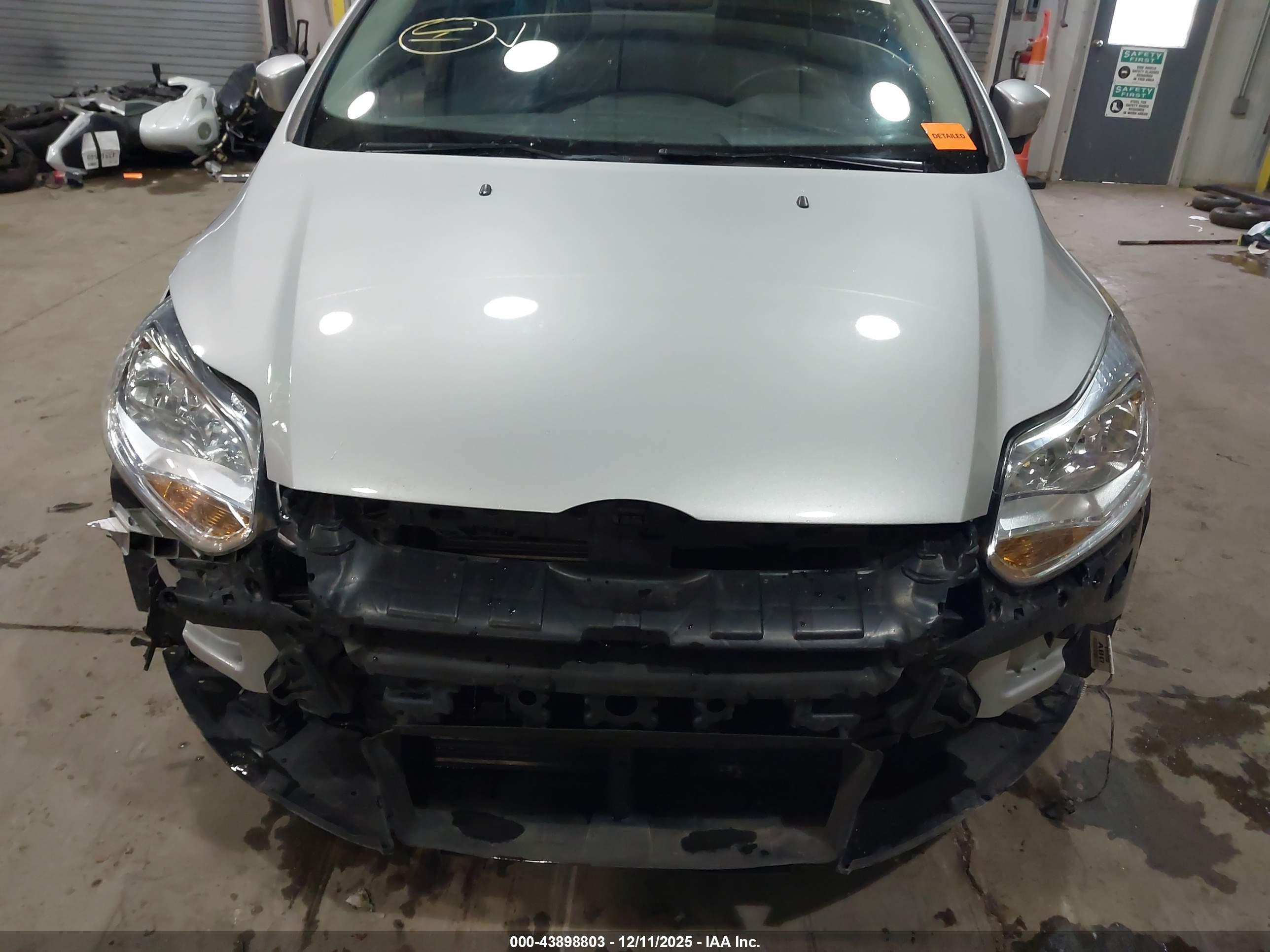 FORD FOCUS image 6