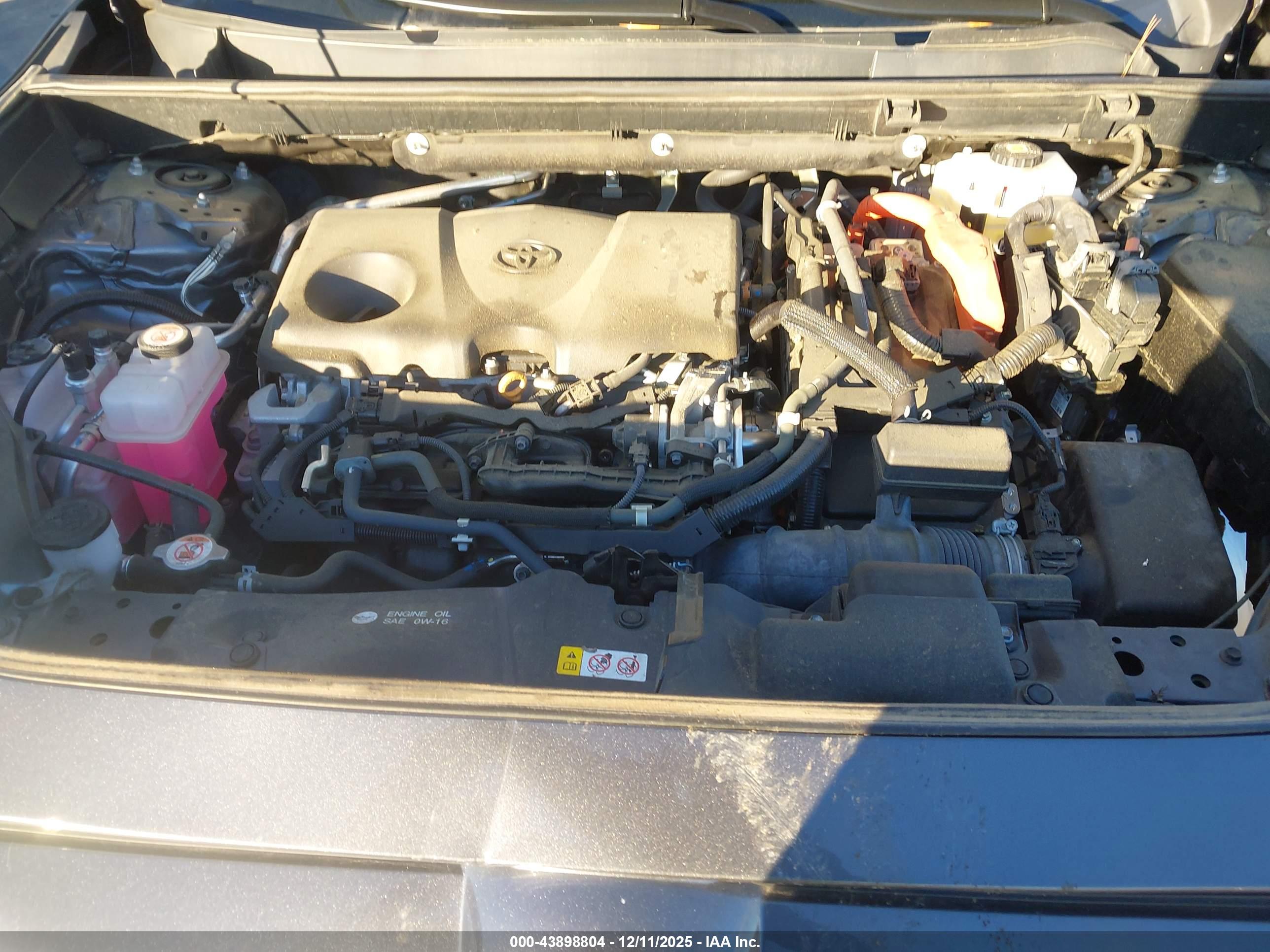 TOYOTA RAV4 image 10